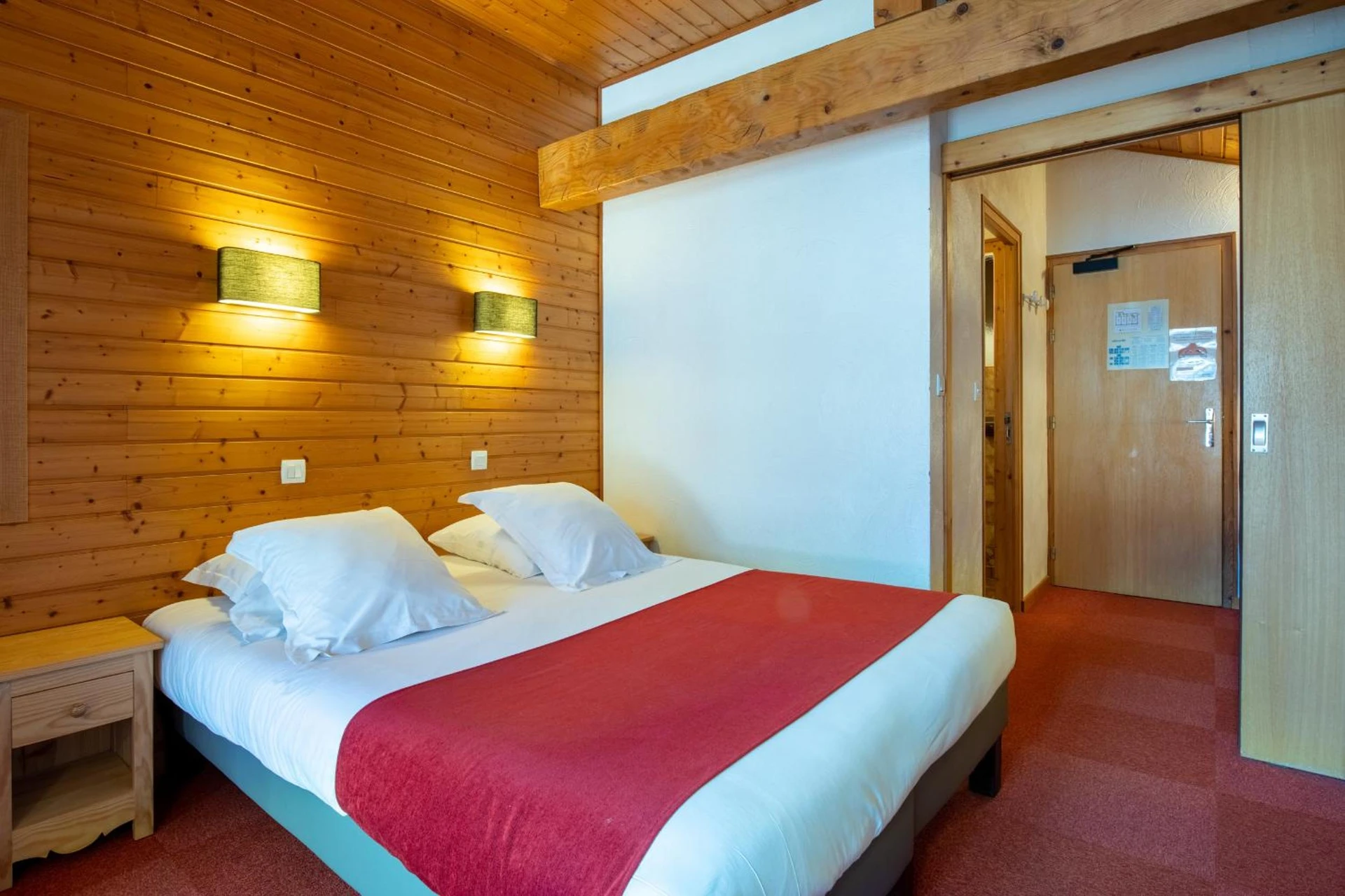 Magnifique chambre pour un séminaire d'entreprise à Hôtel Les Côtes, Résidence Loisirs et Chalets - Morzine