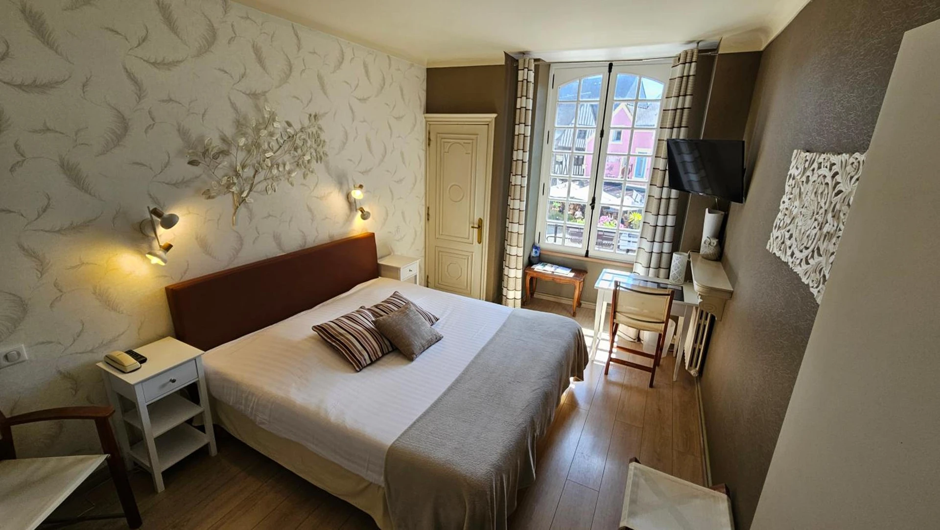 Magnifique chambre pour un séminaire d'entreprise à Hôtel Les Deux Magots - La Roche-Bernard
