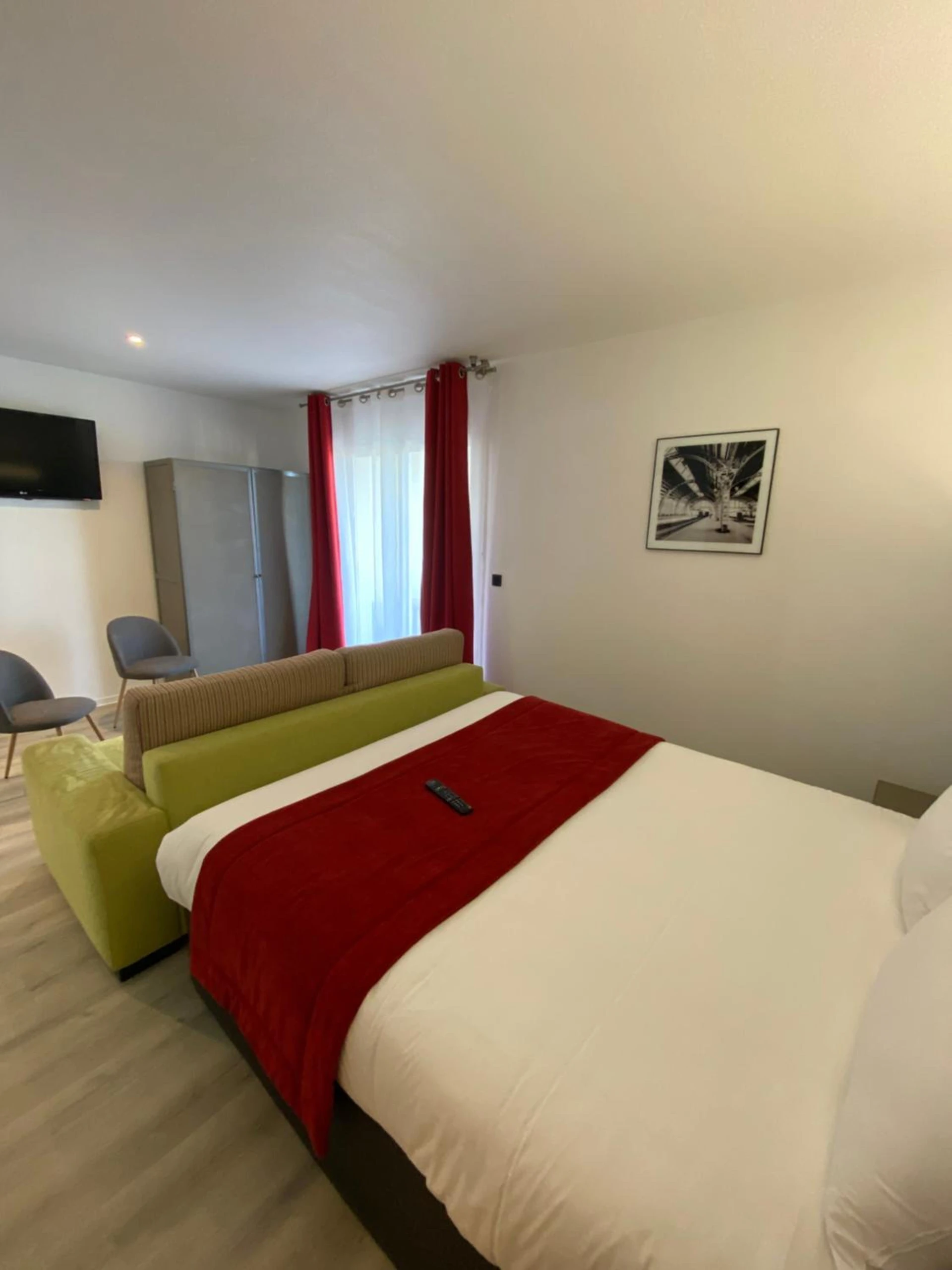 Chambre disponible pour un séminaire d'entreprise à The Originals City, Hôtel Les Dômes, Perpignan Sud Saleilles - Perpignan