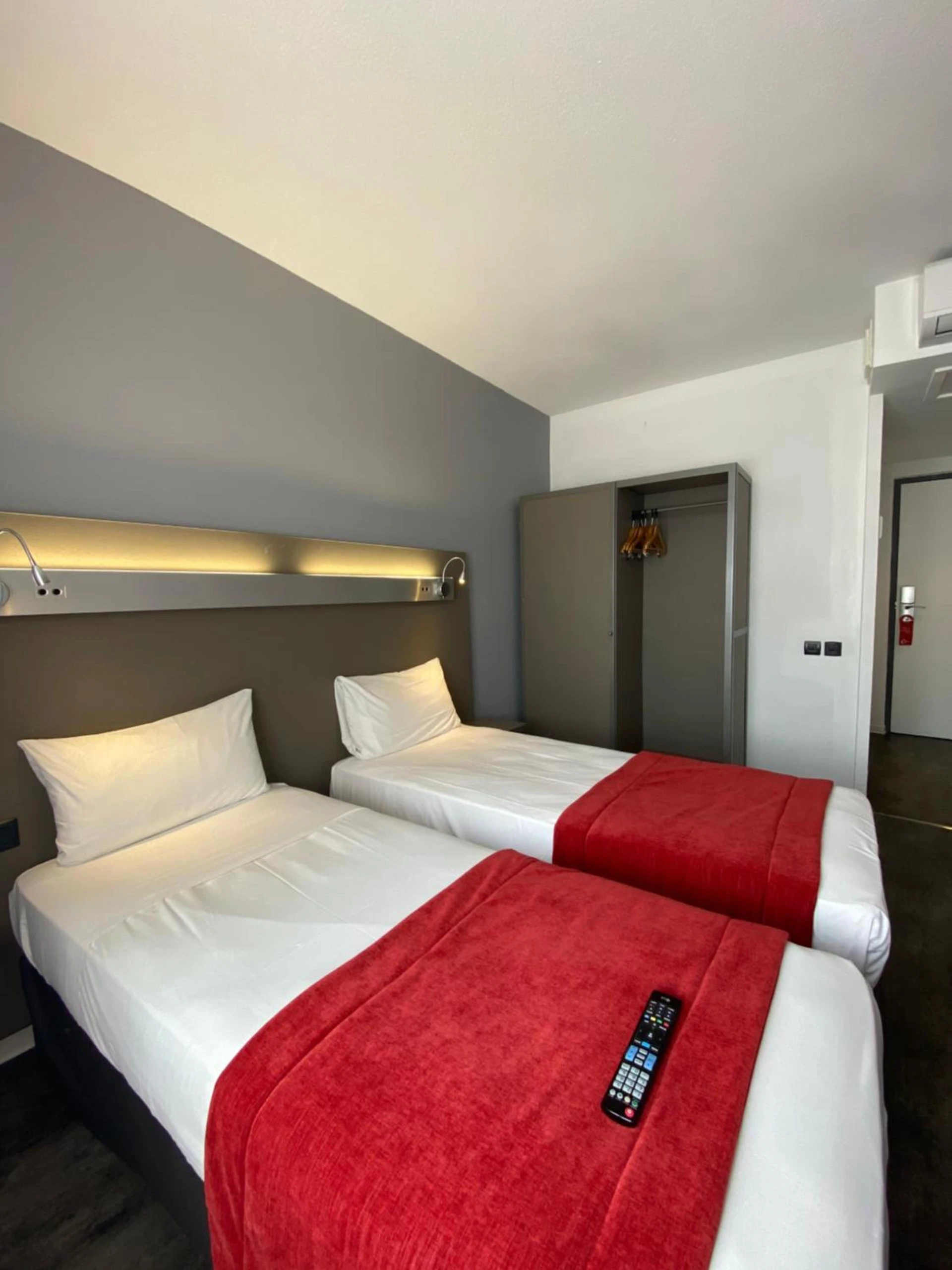 Magnifique chambre pour un séminaire d'entreprise à The Originals City, Hôtel Les Dômes, Perpignan Sud Saleilles - Perpignan