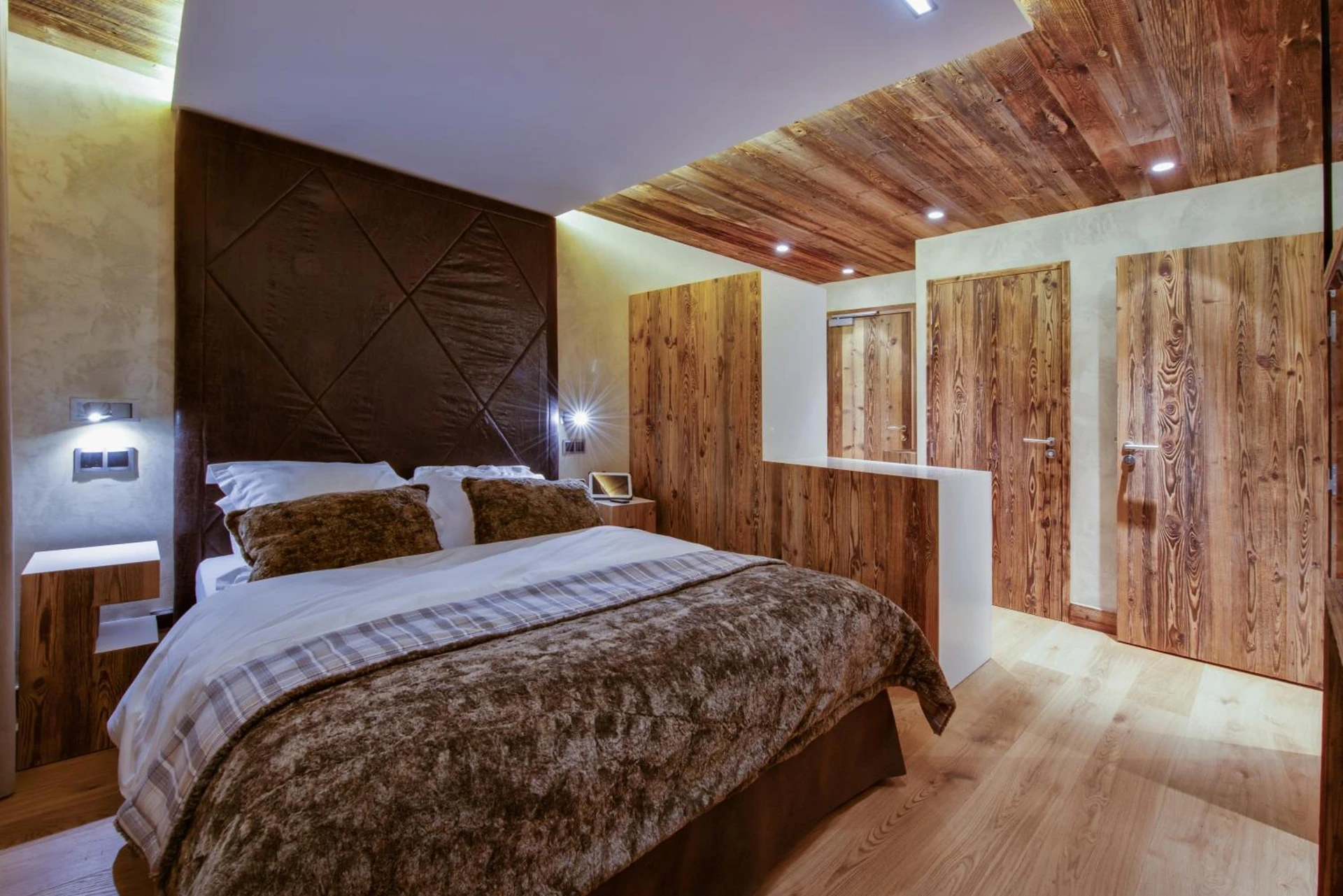 Chambre disponible pour un séminaire d'entreprise à Hôtel-Chalet Les Ecureuils Restaurant, Sauna & Spa Garage - Le Grand-Bornand