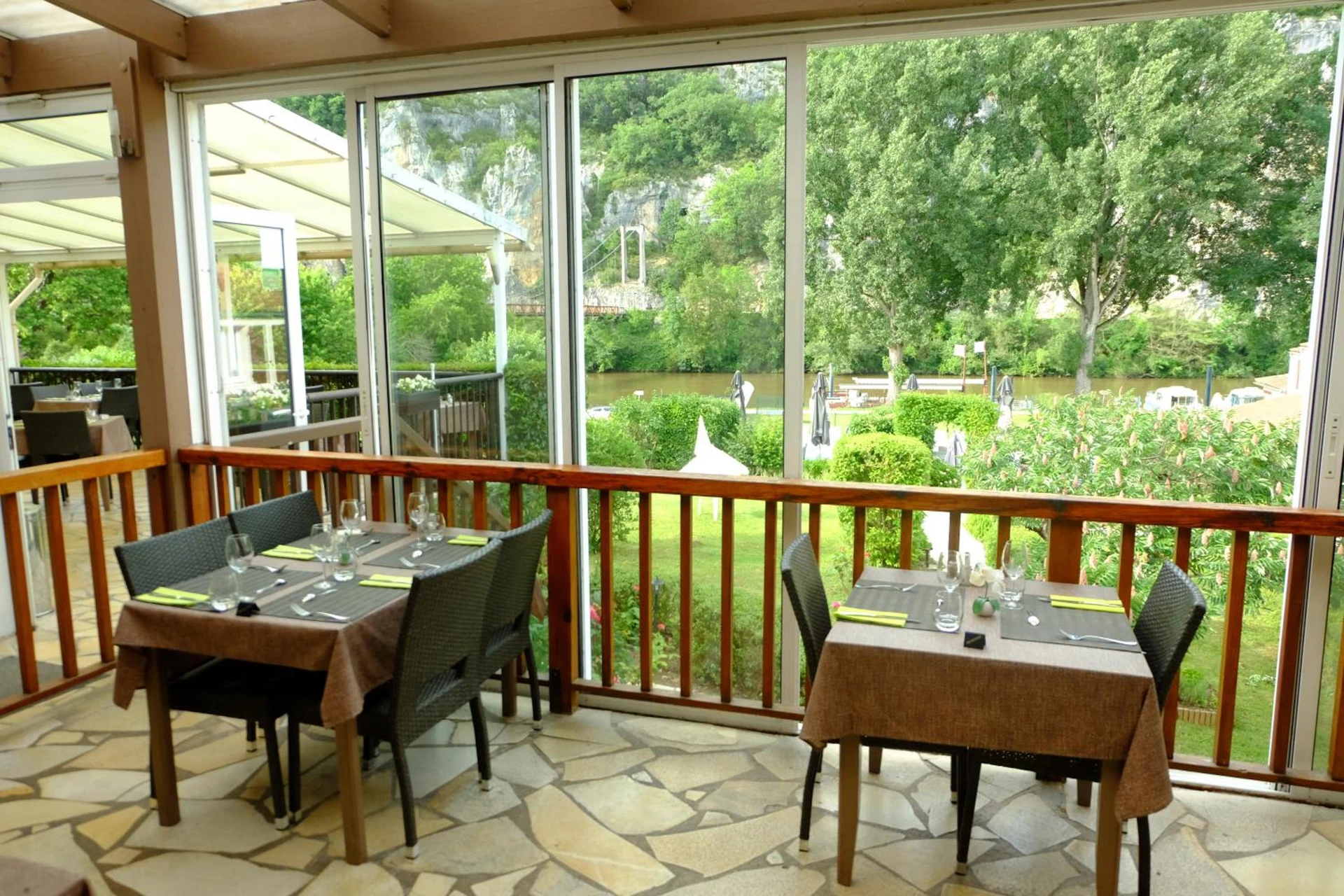 Organiser un séminaire d'entreprise : Hôtel Restaurant Les Falaises à bouzies