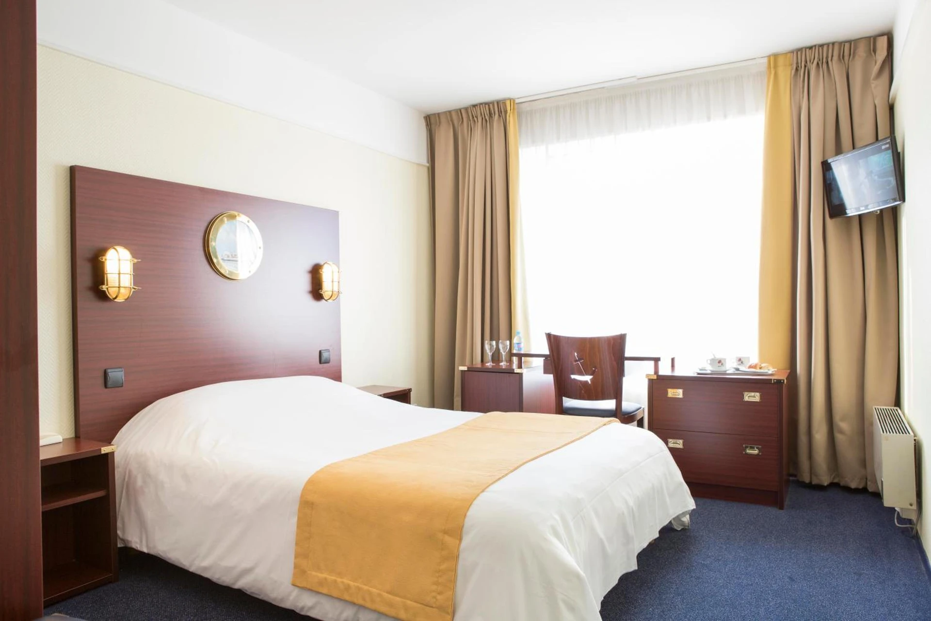 Chambre disponible pour un séminaire d'entreprise à Hôtel Les Gens De Mer Dunkerque by Popinns - Dunkerque