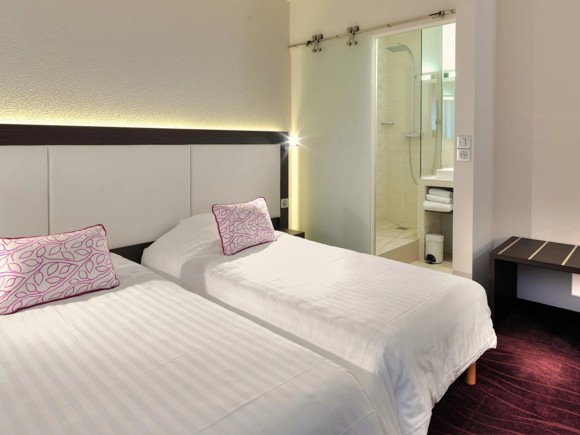 Chambre disponible pour un séminaire d'entreprise à Hôtel Restaurant Les Grains d'Argent Dizy - Epernay - Épernay
