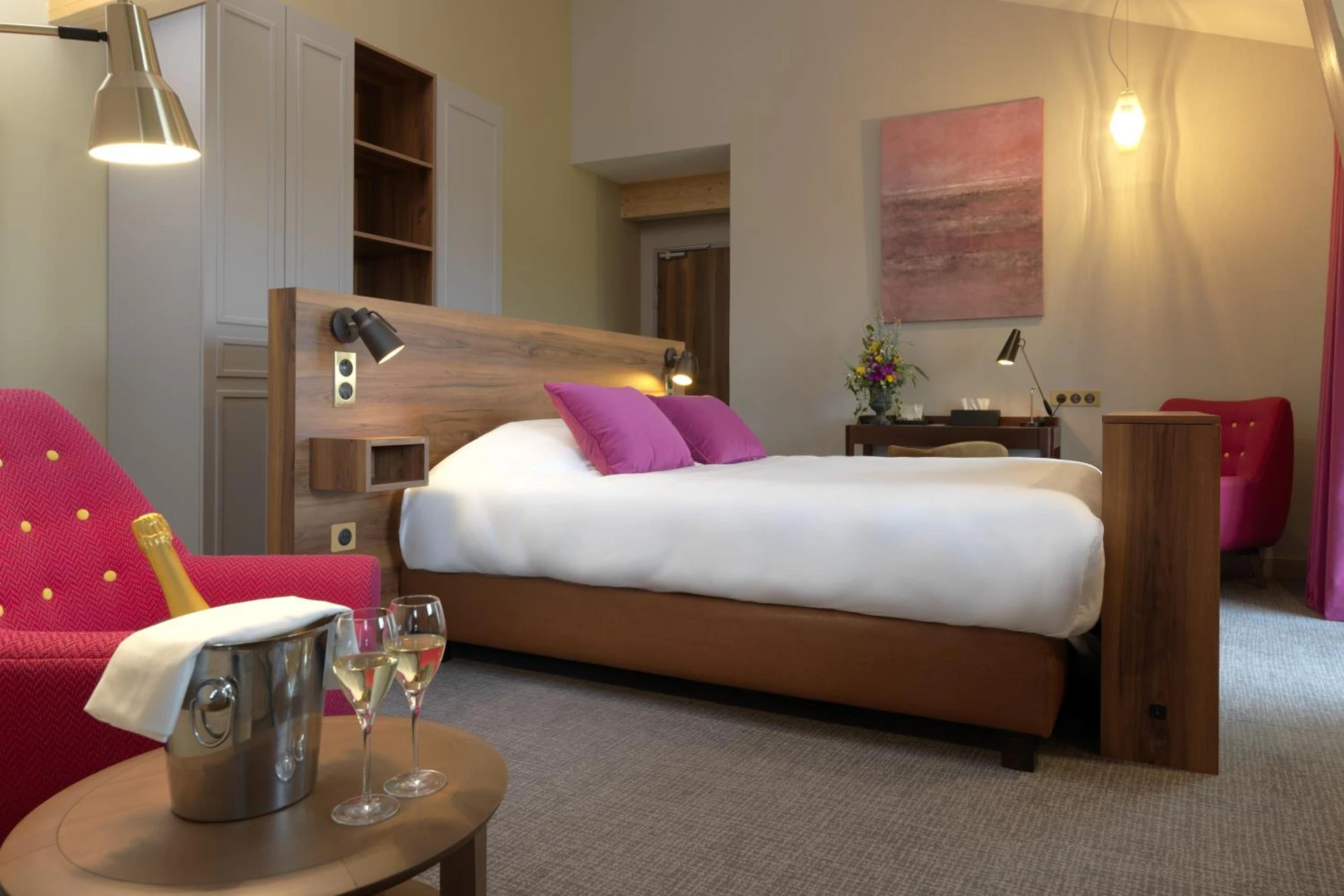 Magnifique chambre pour un séminaire d'entreprise à Hôtel Restaurant Les Grains d'Argent Dizy - Epernay - Épernay