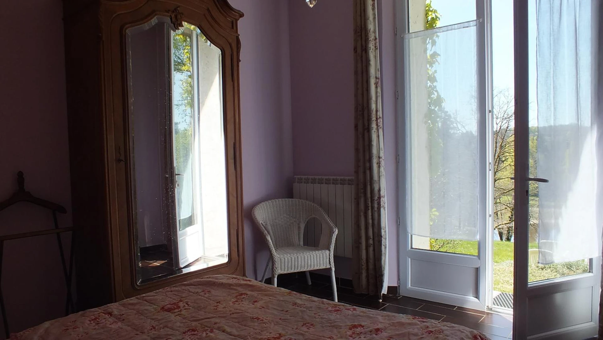 Chambre disponible pour un séminaire d'entreprise à Les Grillons du Morvan - Montsauche-les-Settons