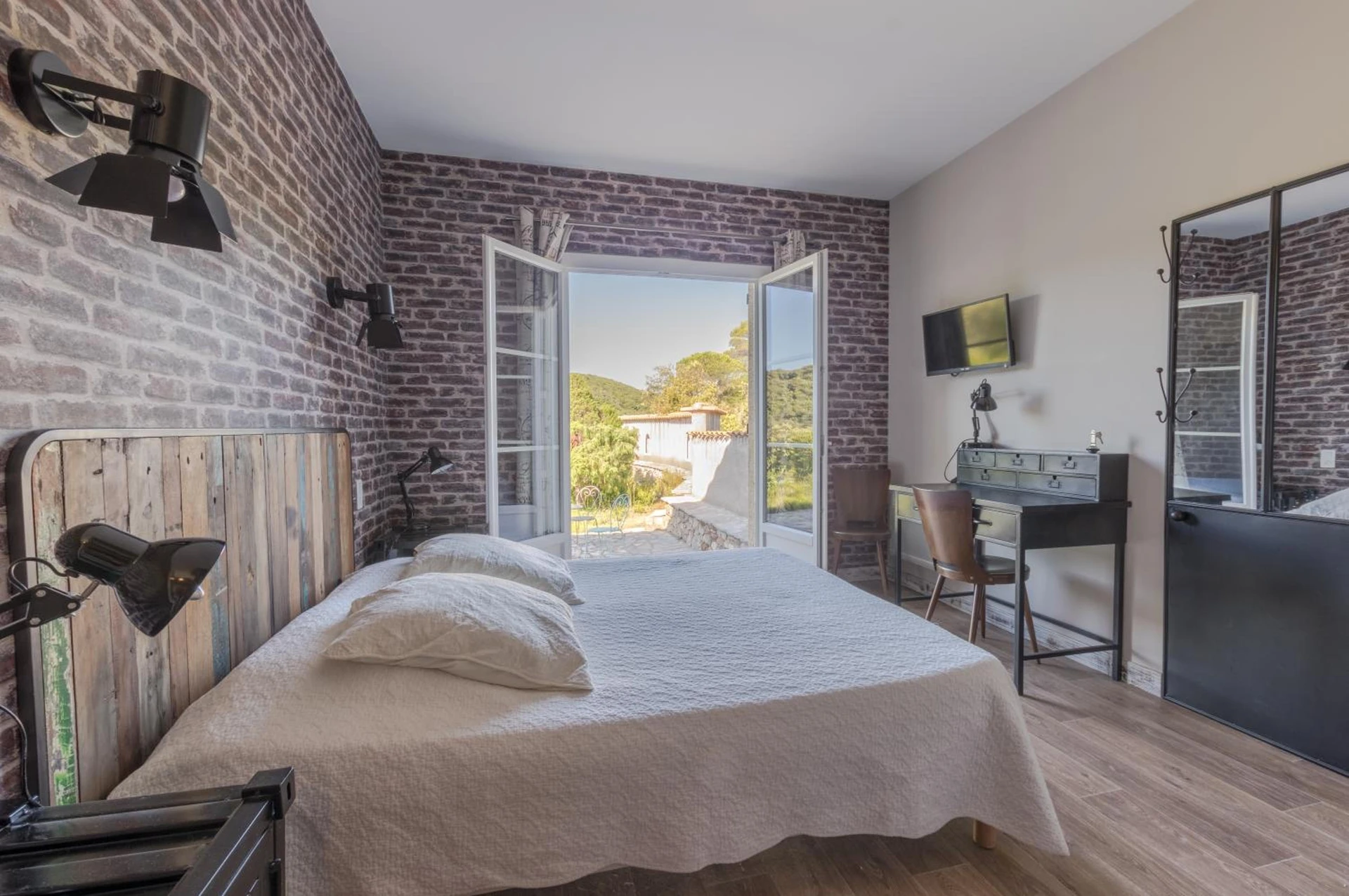 Chambre disponible pour un séminaire d'entreprise à Hôtel Les Hauts de Mourèze - Mourèze