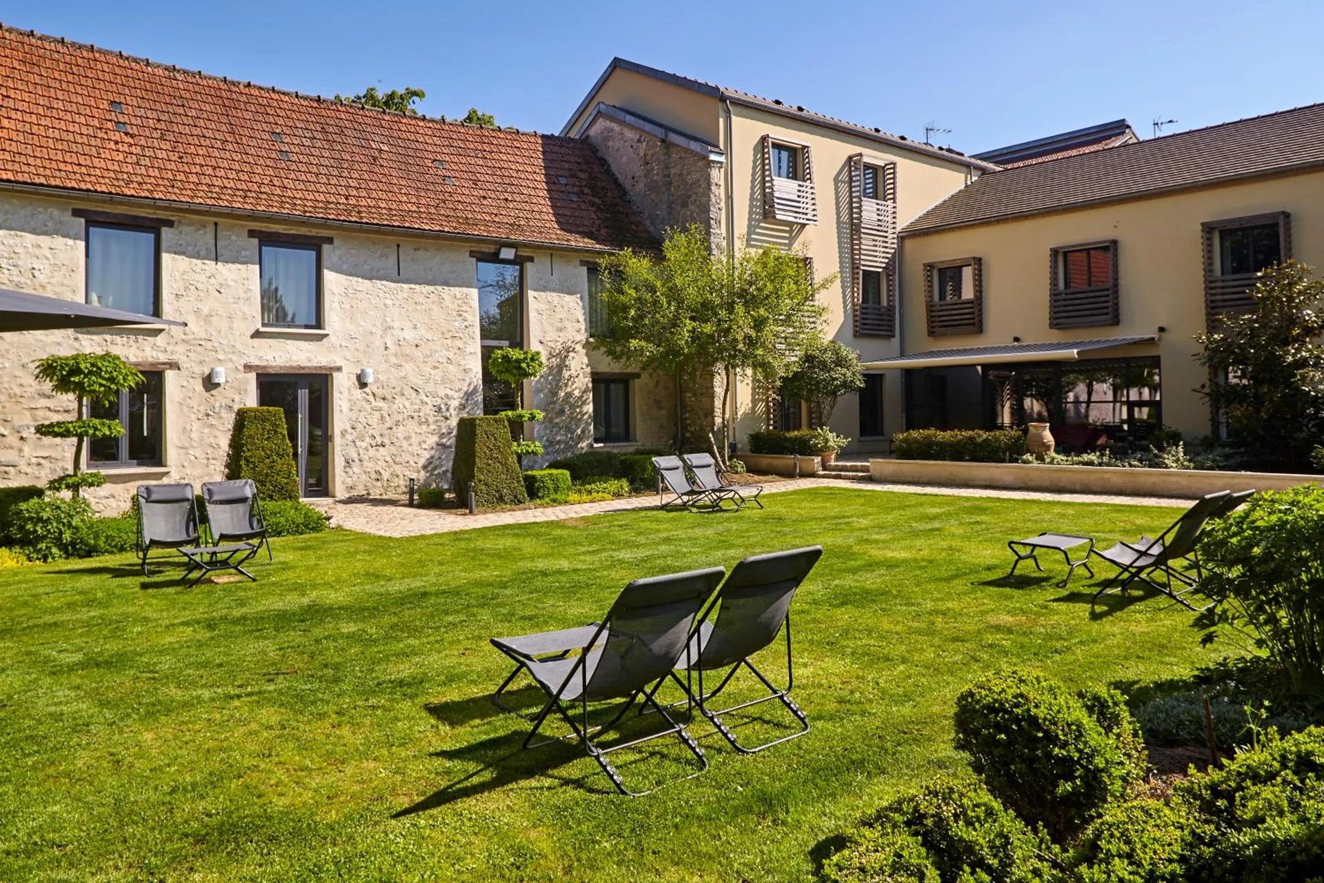 Salle de séminaire à Hôtel Les Herbes Folles - Organiser un événement professionnel à Mauregard