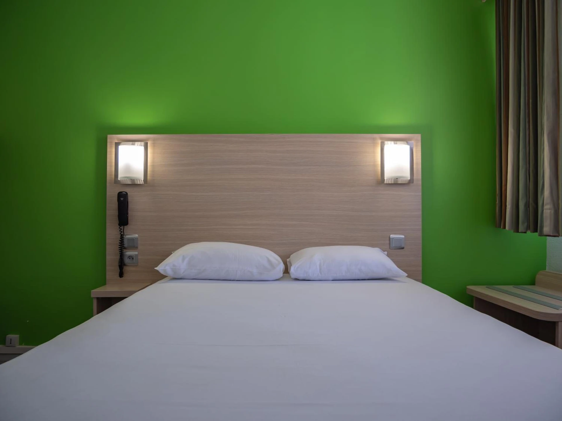 Chambre disponible pour un séminaire d'entreprise à Hotel Restaurant Les Jardins D'Epône - Épône