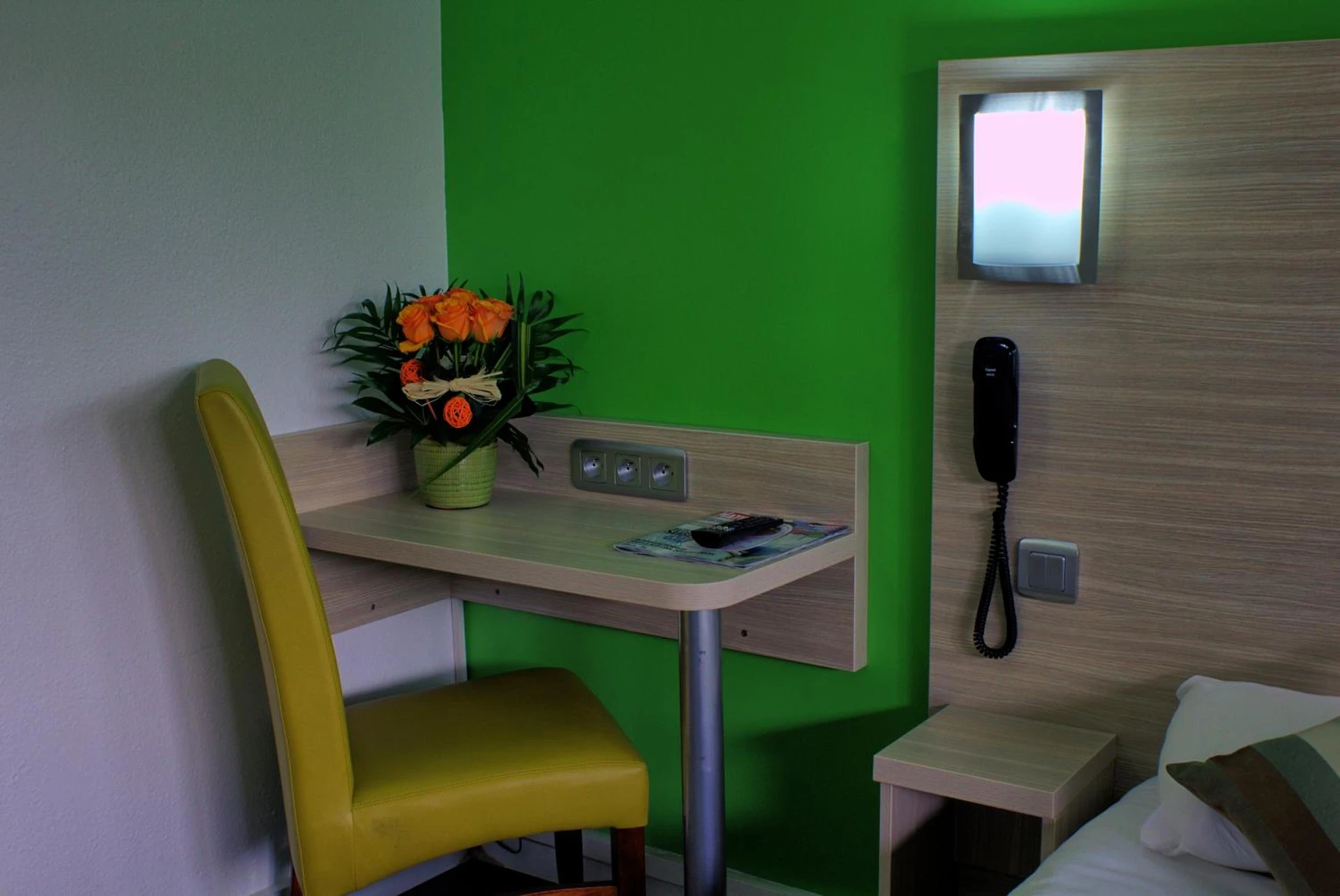 Chambre disponible pour un séminaire d'entreprise à Hotel Restaurant Les Jardins D'Epône - Épône