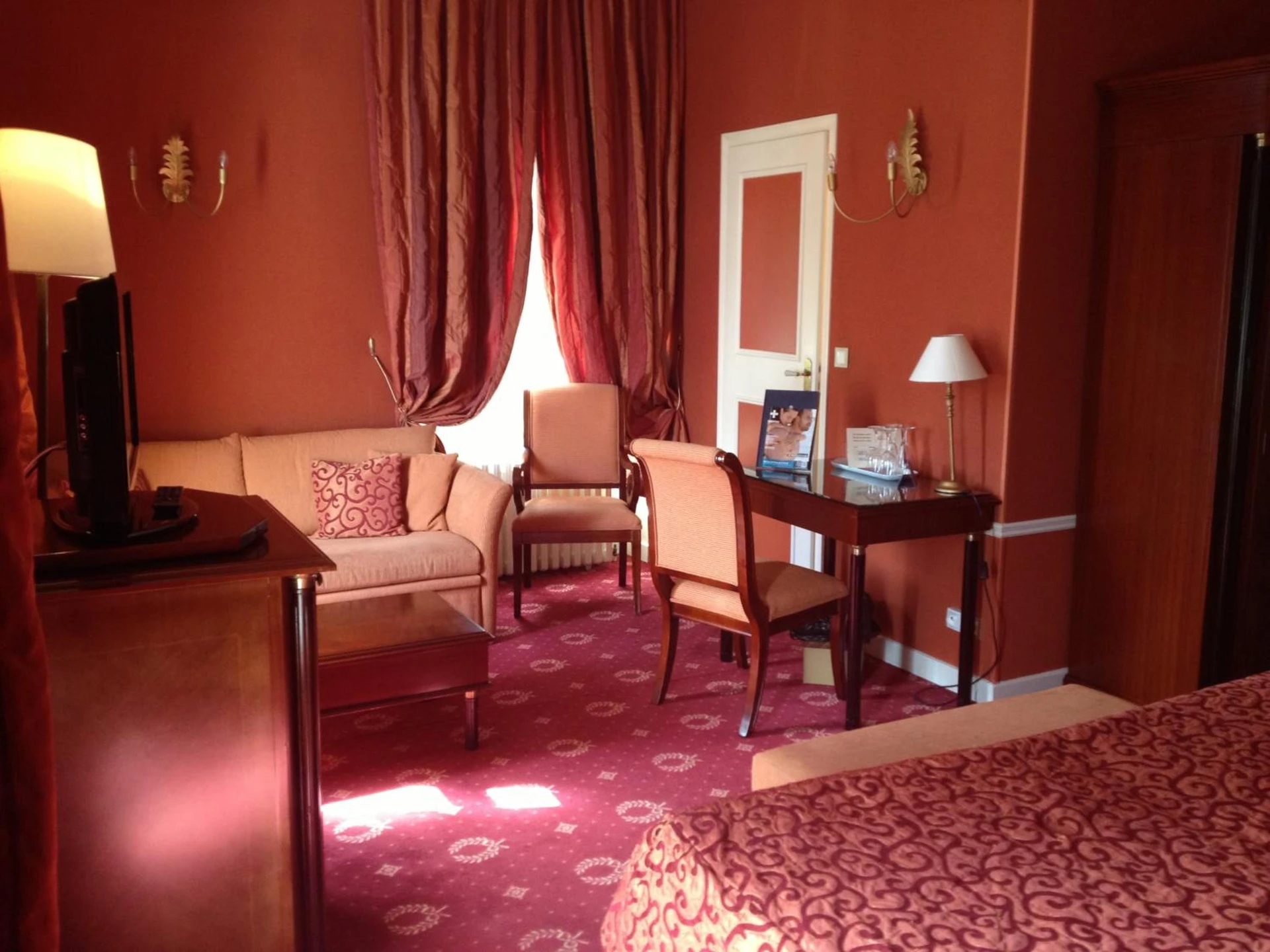 Magnifique chambre pour un séminaire d'entreprise à Hôtel Les Maréchaux - Auxerre