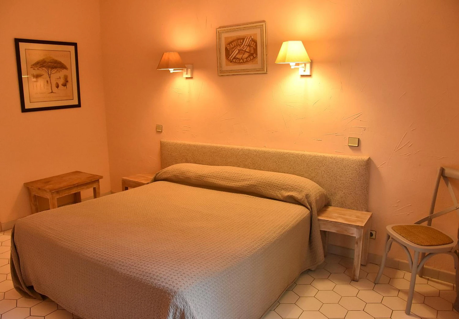 Chambre disponible pour un séminaire d'entreprise à Hotel Les Mazets Des Roches - Tarascon