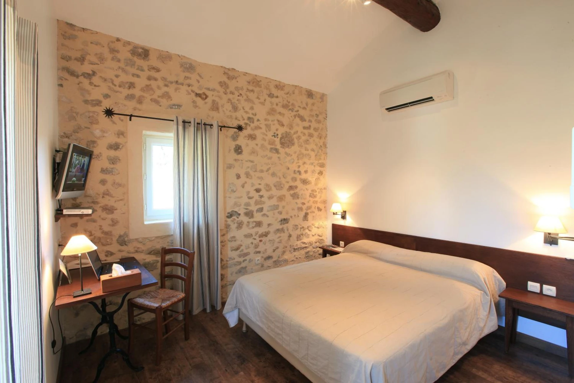 Chambre disponible pour un séminaire d'entreprise à Domaine Les Mejeonnes - Valaurie