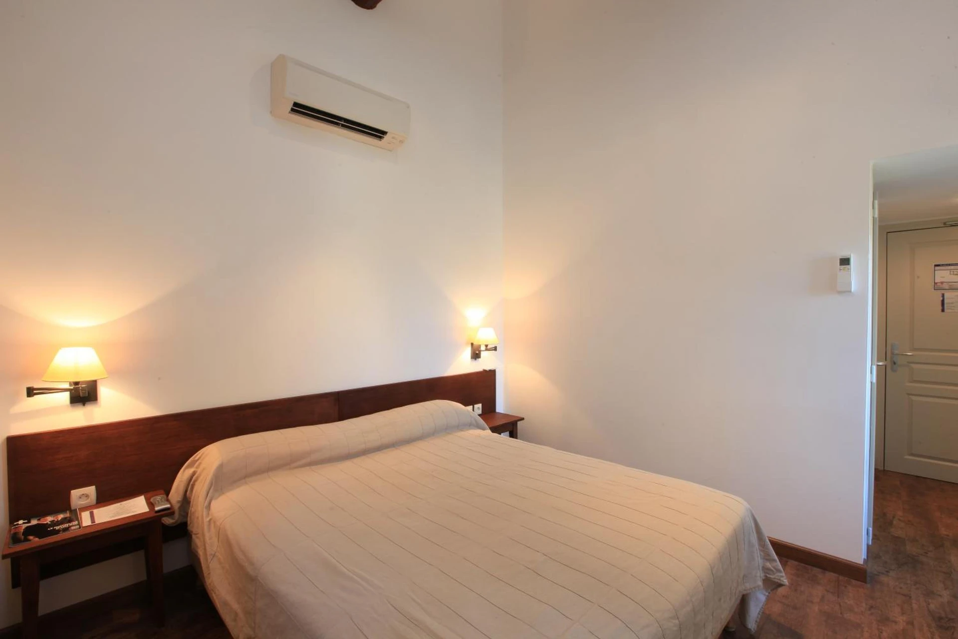 Magnifique chambre pour un séminaire d'entreprise à Domaine Les Mejeonnes - Valaurie