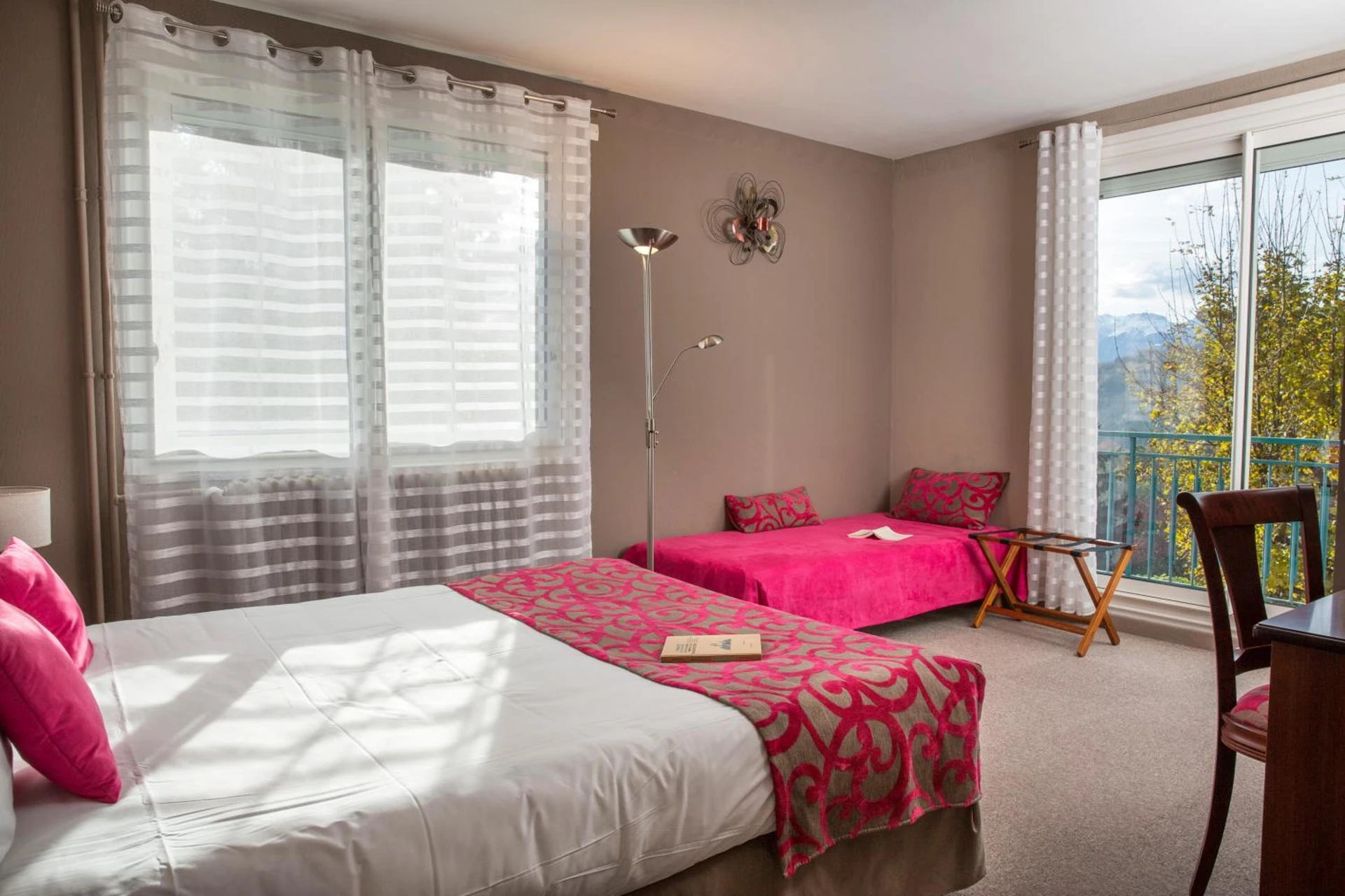 Chambre disponible pour un séminaire d'entreprise à Hotel Les Mésanges - Saint-Martin-dʼUriage
