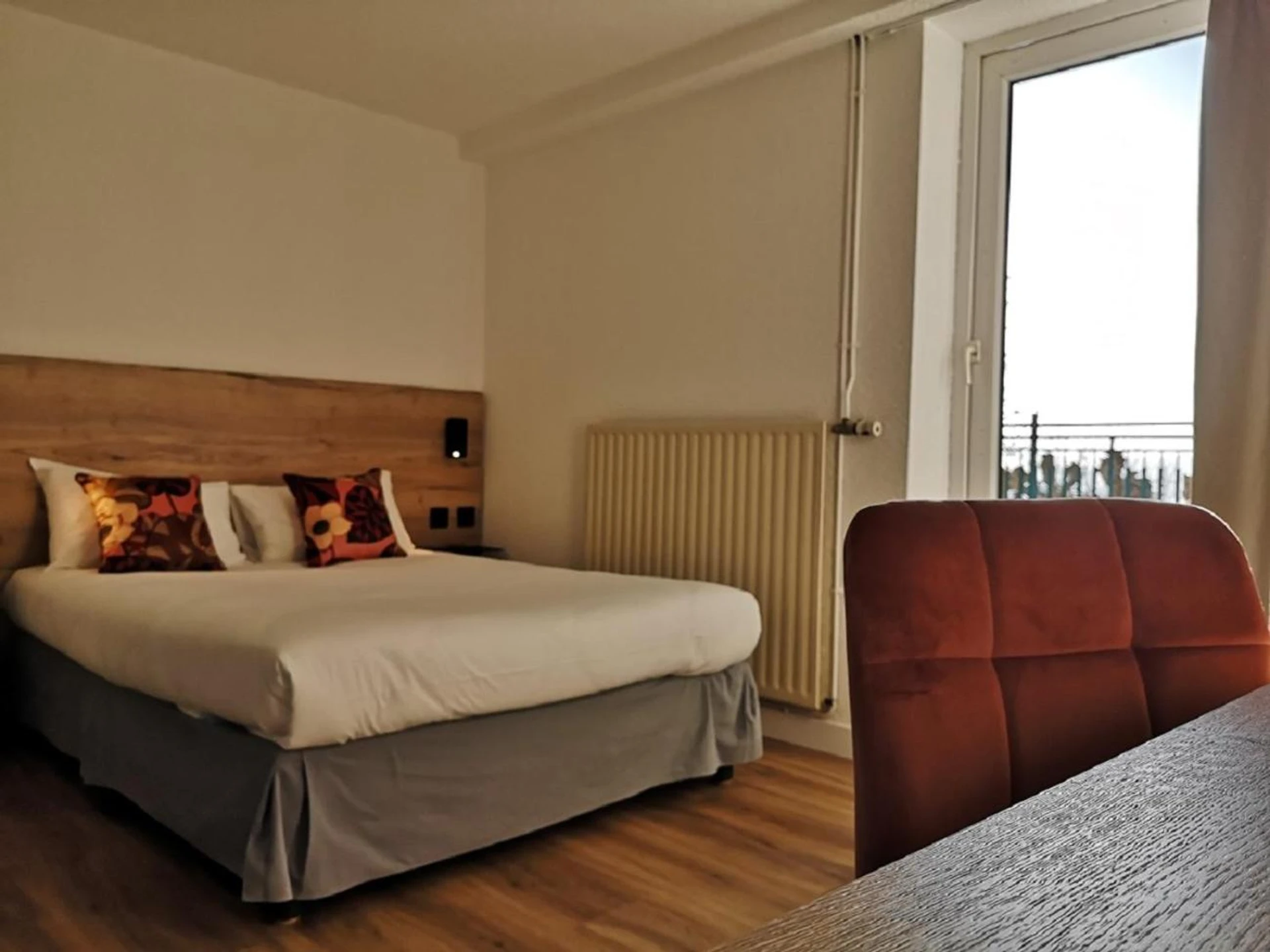 Chambre disponible pour un séminaire d'entreprise à Hotel Les Mésanges - Saint-Martin-dʼUriage