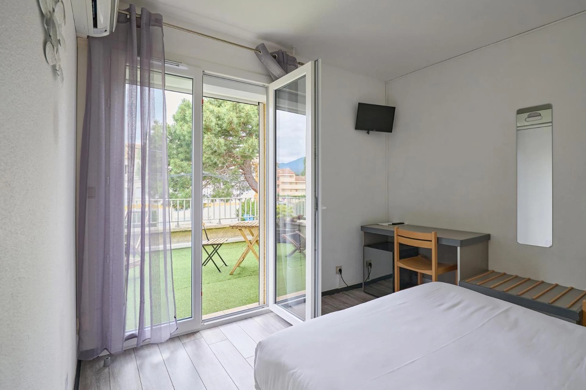 Chambre disponible pour un séminaire d'entreprise à Hôtel Les Mimosas - Argelès-sur-Mer