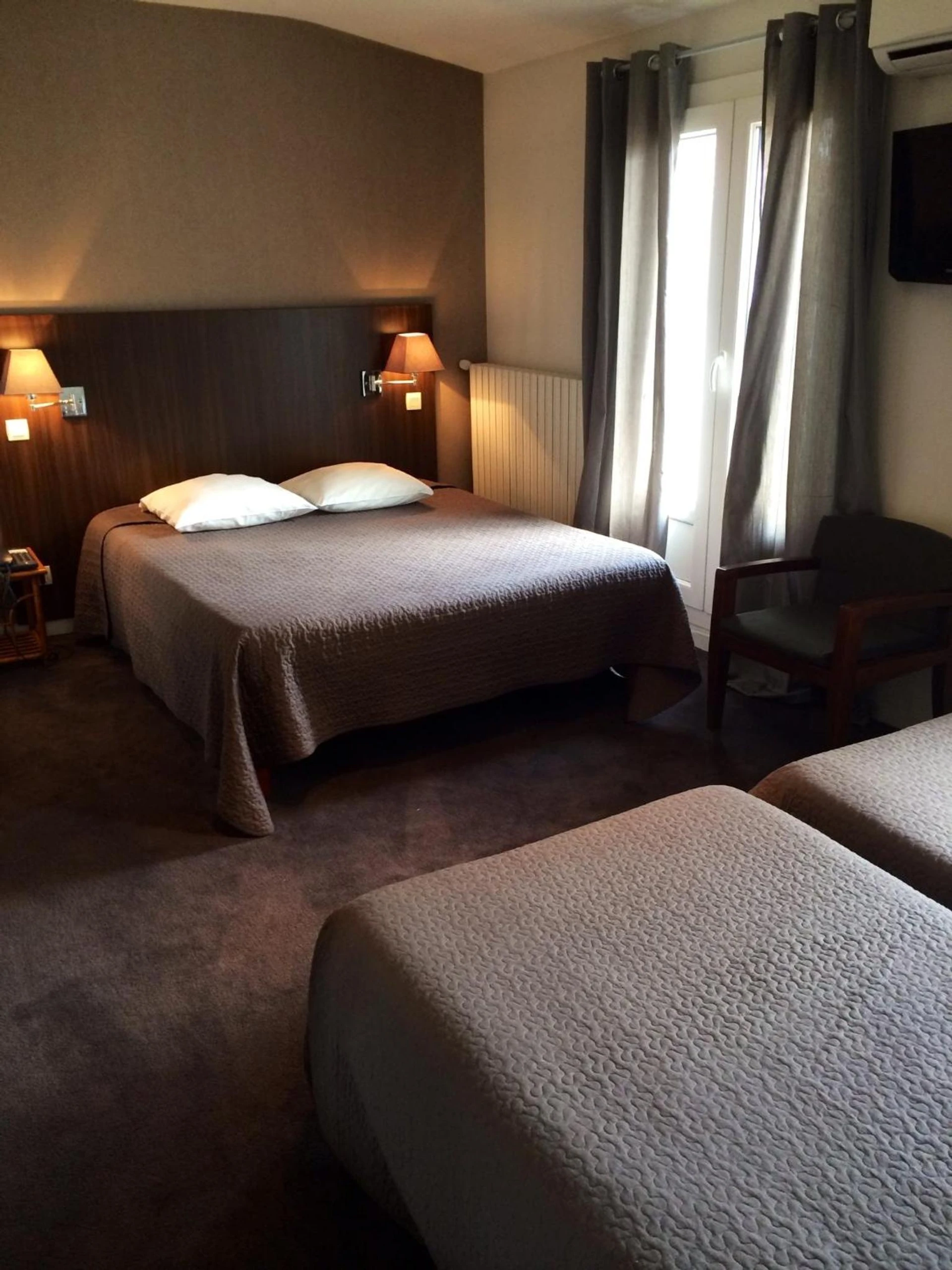 Chambre disponible pour un séminaire d'entreprise à Hotel Les Negociants - Valence