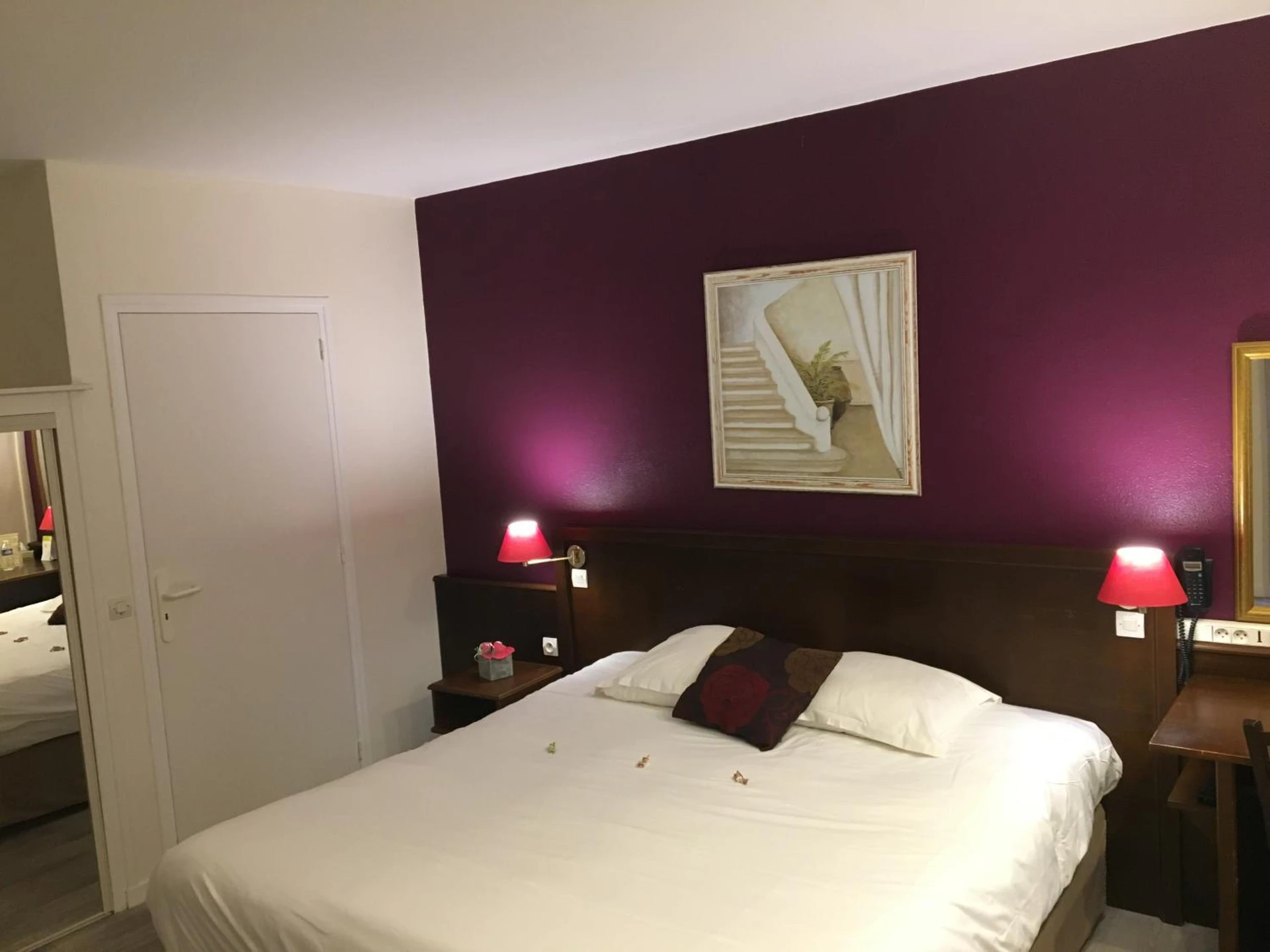 Chambre disponible pour un séminaire d'entreprise à Logis Hôtel Les Nymphéas - Chaufour-lès-Bonnières