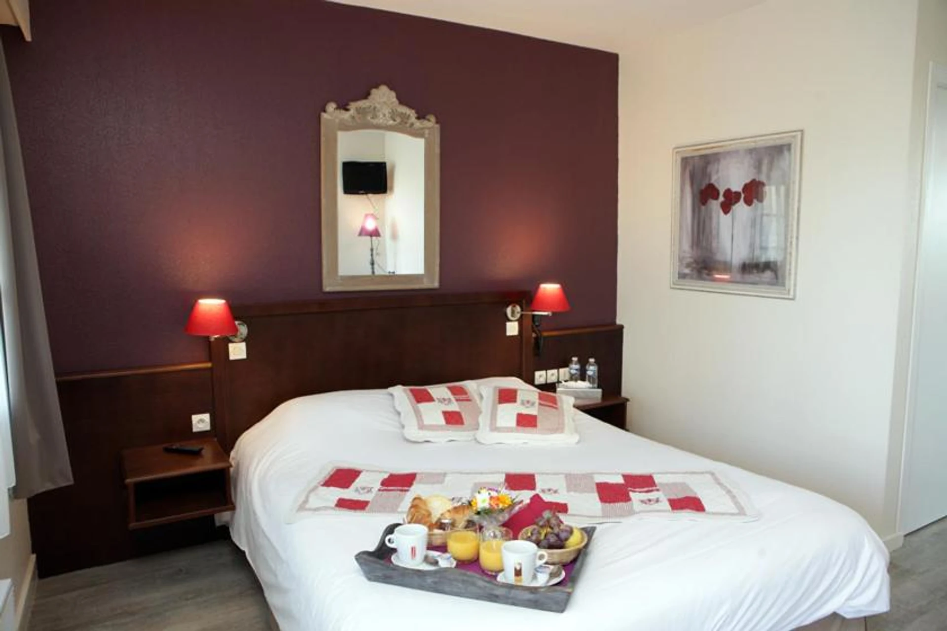 Chambre disponible pour un séminaire d'entreprise à Logis Hôtel Les Nymphéas - Chaufour-lès-Bonnières
