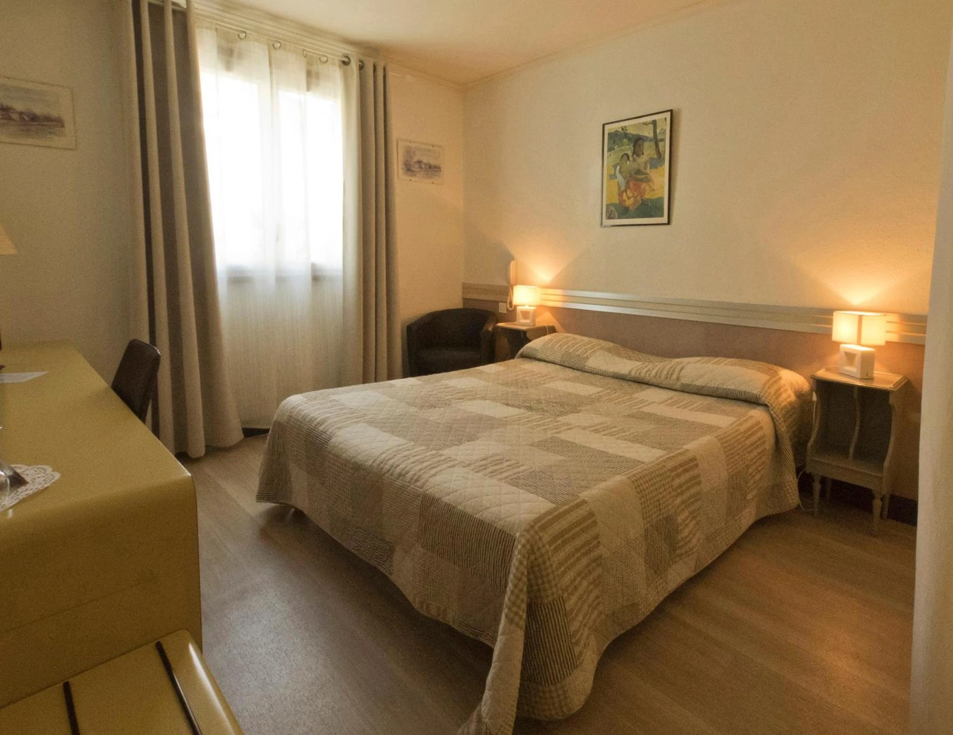 Magnifique chambre pour un séminaire d'entreprise à Hotel Les Oliviers - Fayence