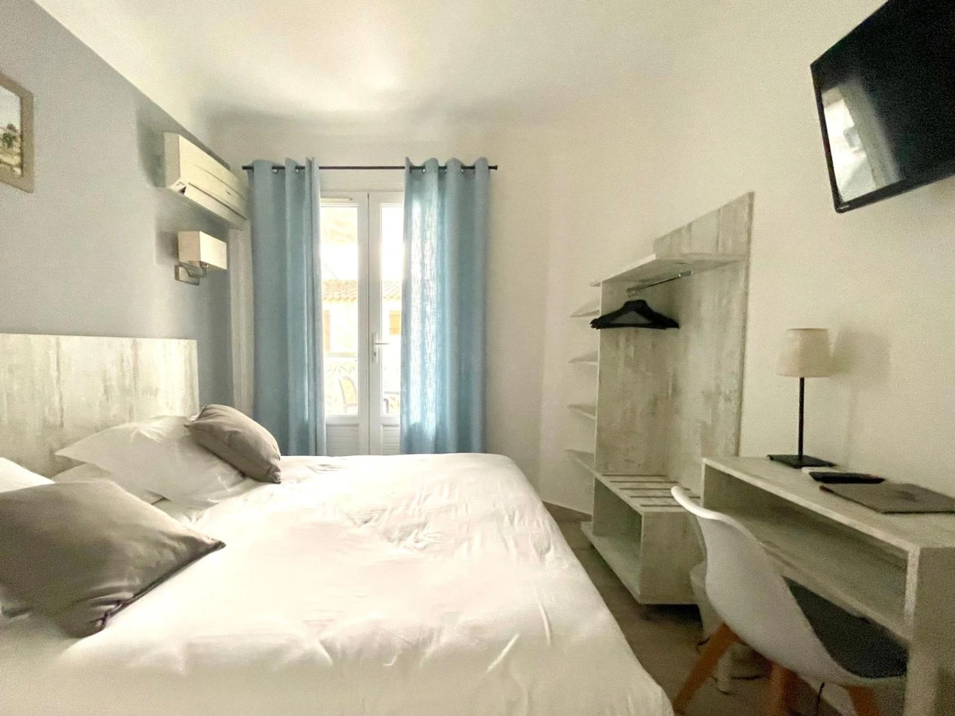 Chambre disponible pour un séminaire d'entreprise à Hotel Les Palmiers En Camargue - Les Saintes-Maries-de-la-Mer