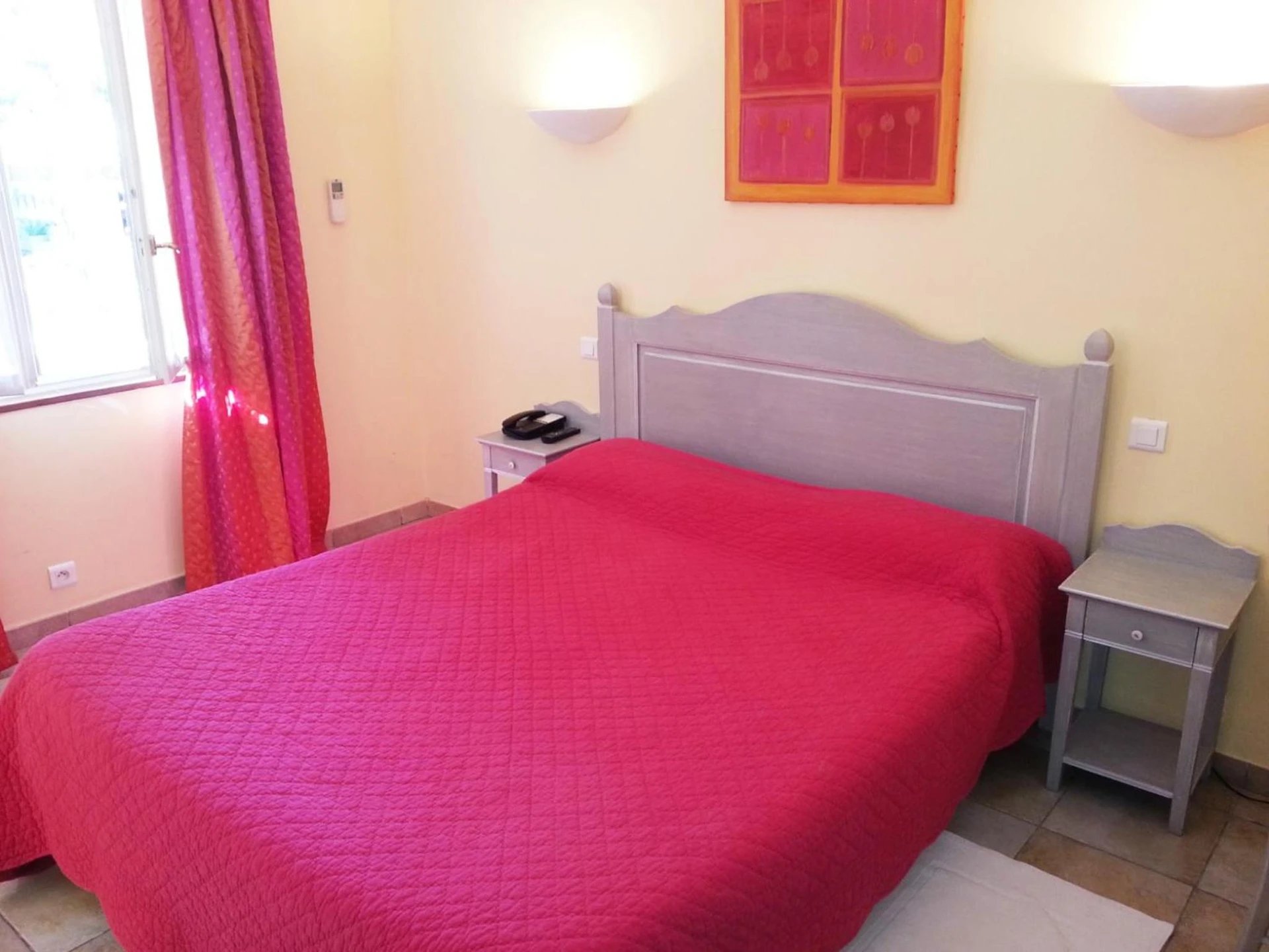Chambre disponible pour un séminaire d'entreprise à Hôtel Les Palmiers - Saint-Tropez