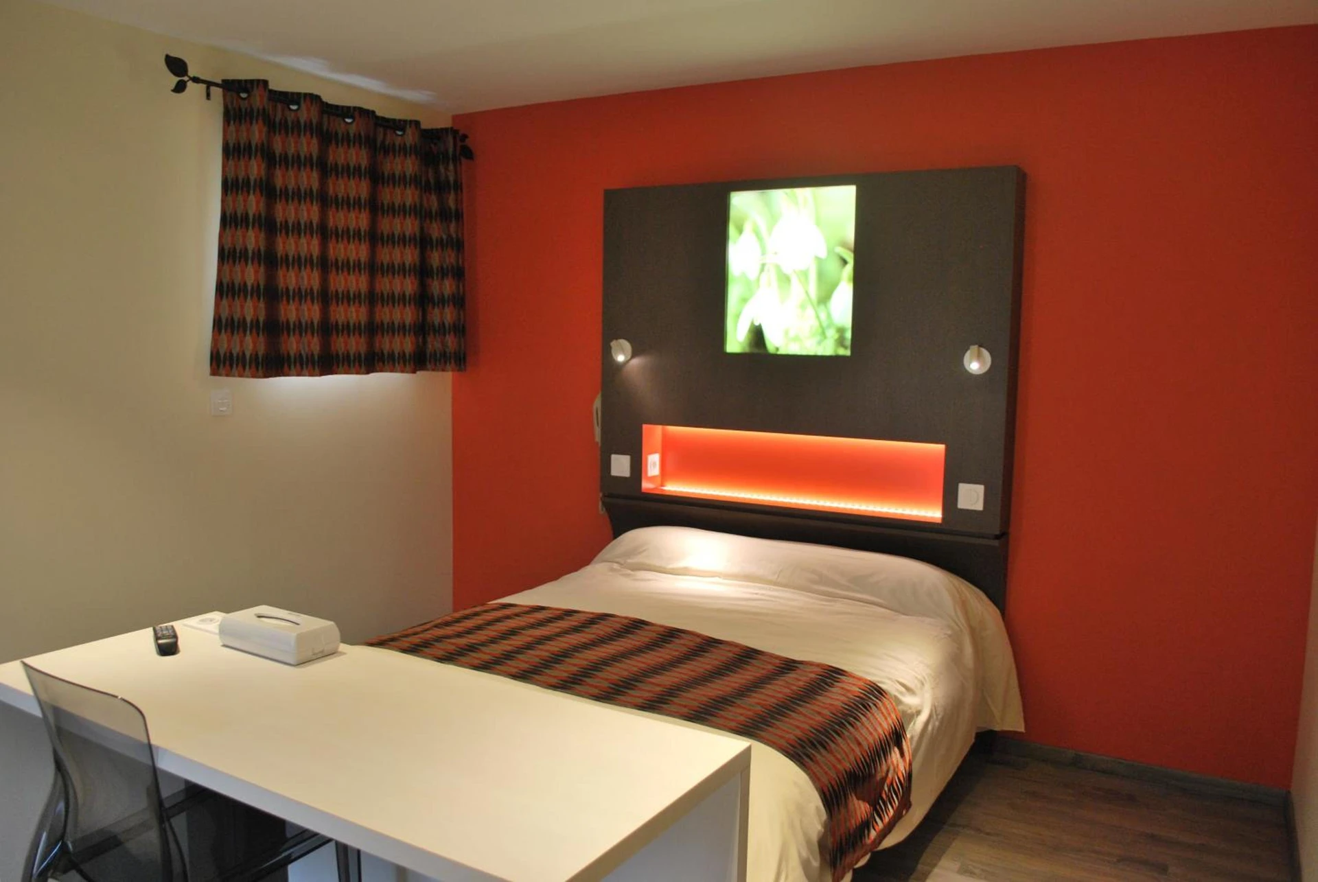 Chambre disponible pour un séminaire d'entreprise à Logis Hôtel & Restaurant Les Perce-Neige - Bonnétage