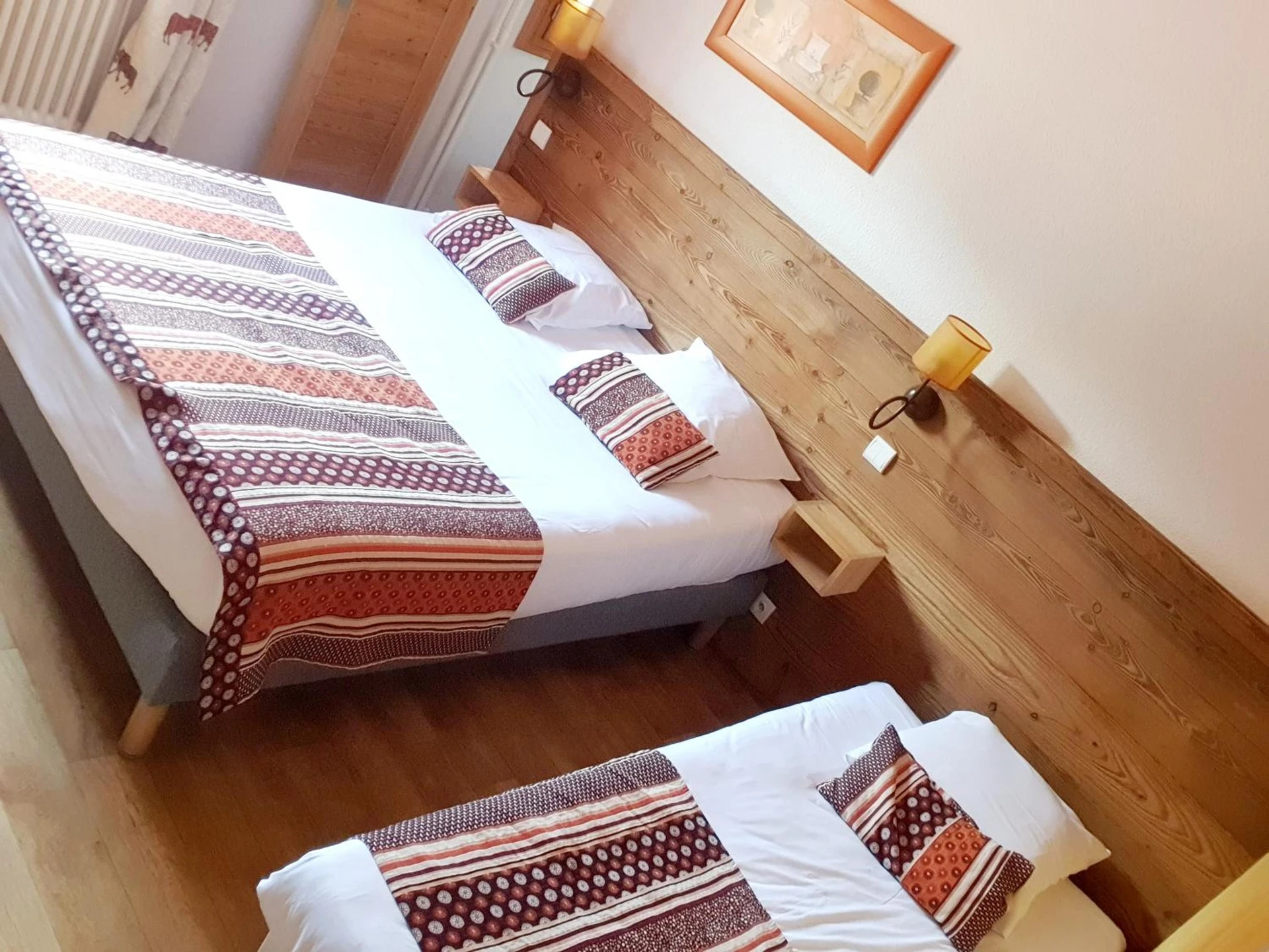 Chambre disponible pour un séminaire d'entreprise à Logis Hôtel Les Peupliers - Baratier