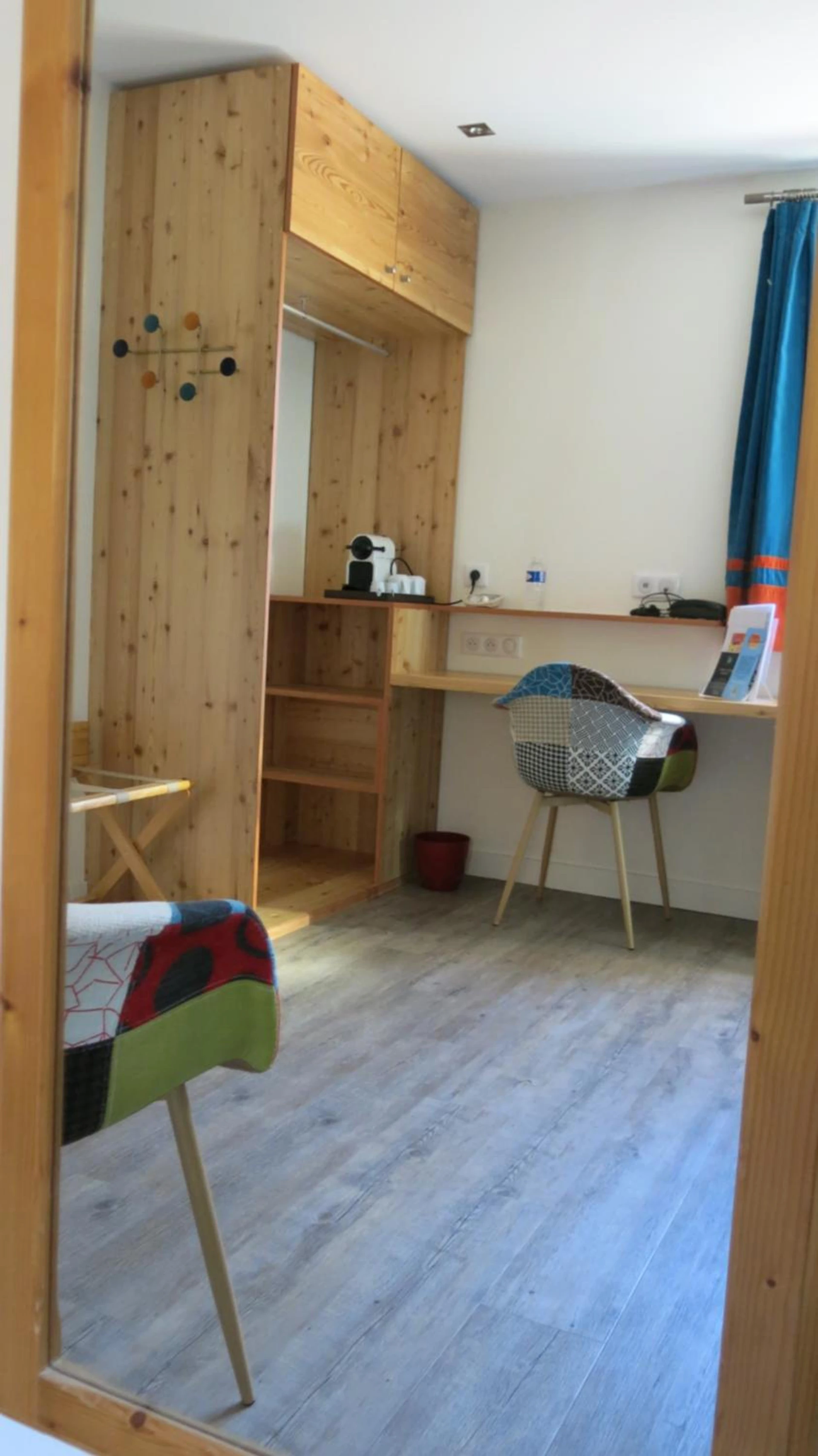 Chambre disponible pour un séminaire d'entreprise à Logis Hôtel Les Peupliers - Baratier