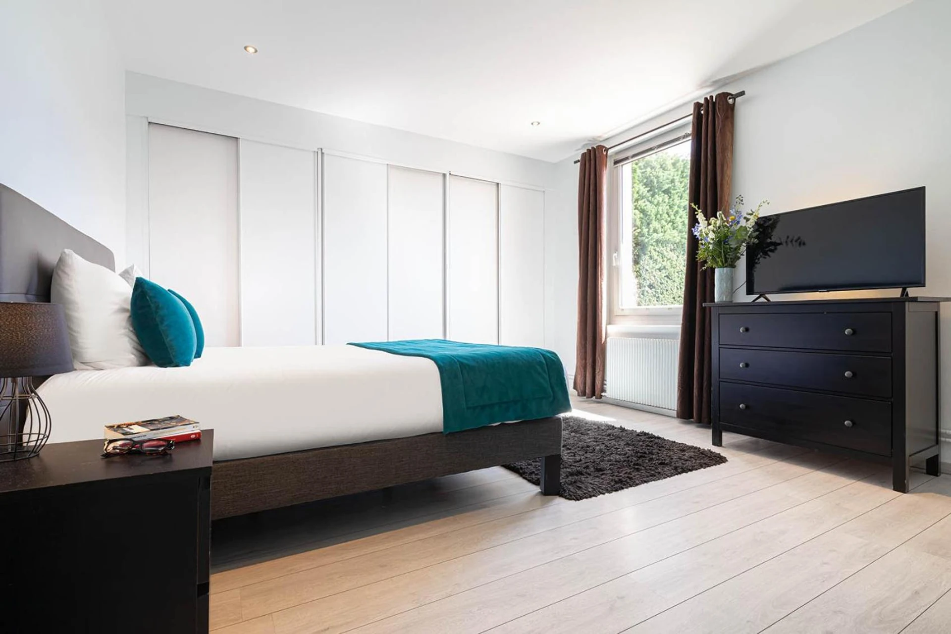 Magnifique chambre pour un séminaire d'entreprise à Contact Hôtels Les Pierres Dorées - Ambérieux d'Azergues