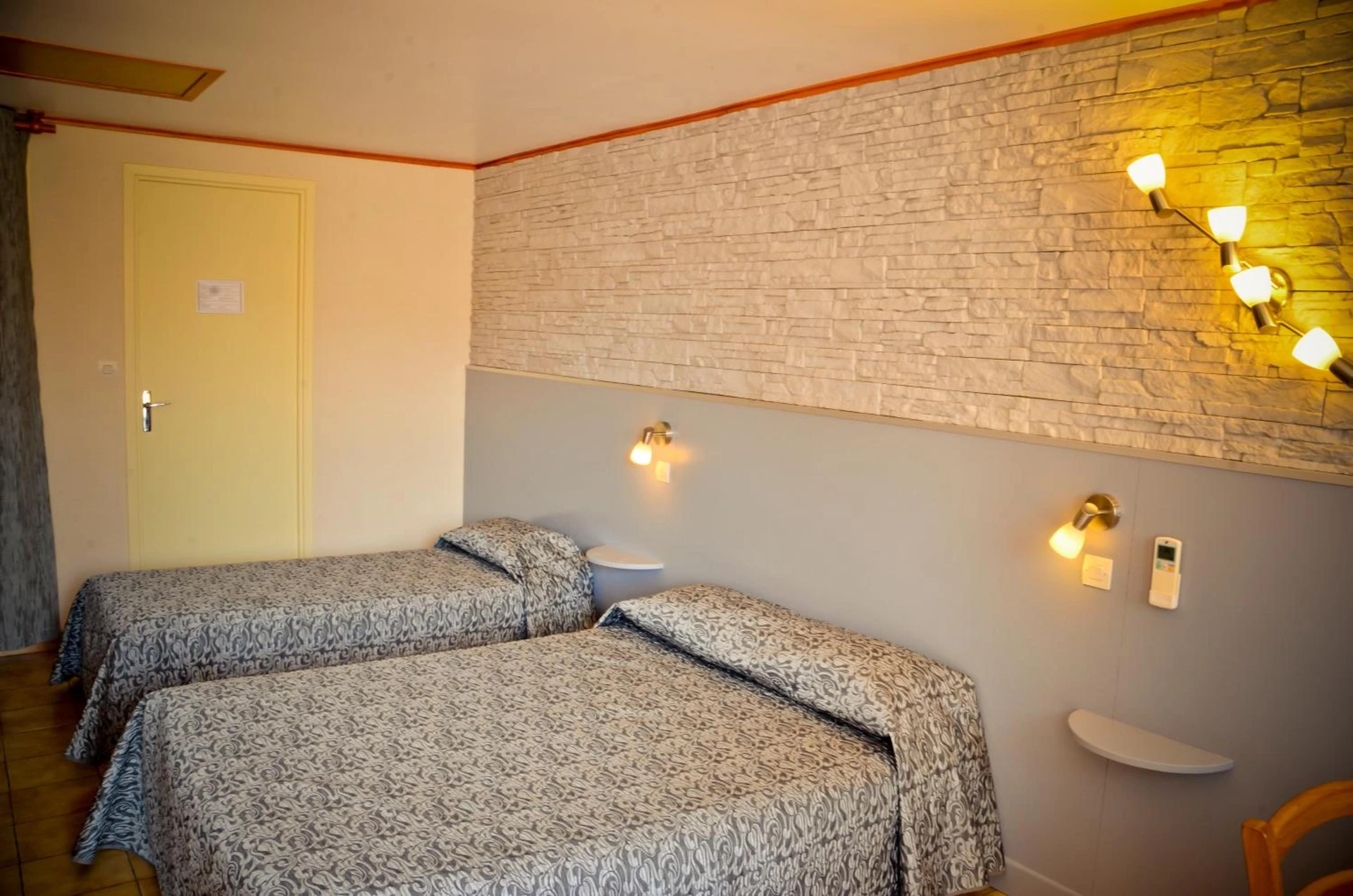 Chambre disponible pour un séminaire d'entreprise à Hotel Les Pins - Hourtin