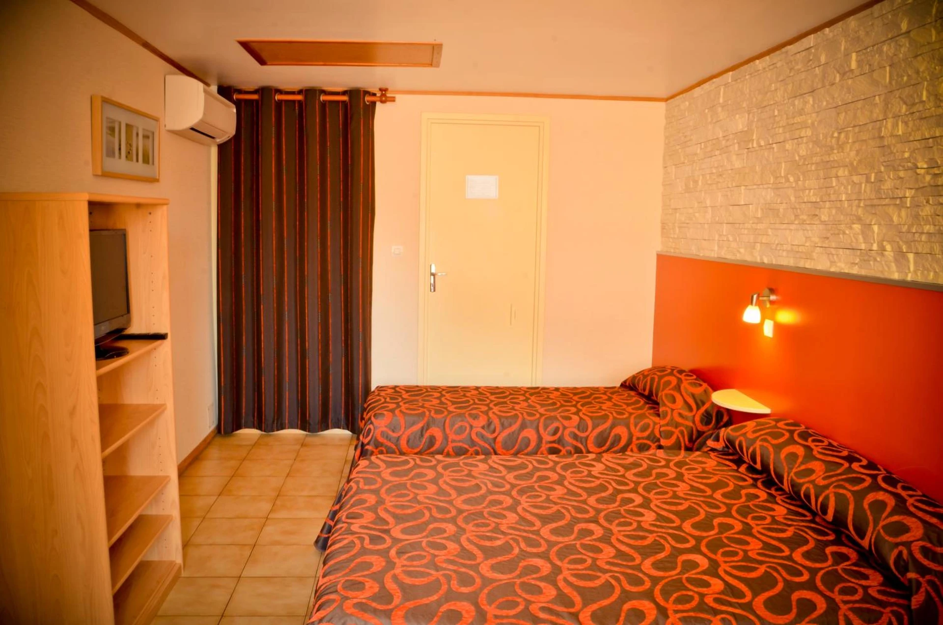 Chambre disponible pour un séminaire d'entreprise à Hotel Les Pins - Hourtin