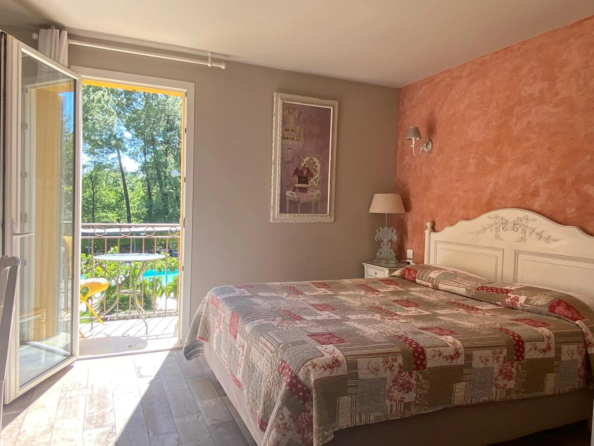Chambre disponible pour un séminaire d'entreprise à Les Sables d'Ocre & SPA - Roussillon