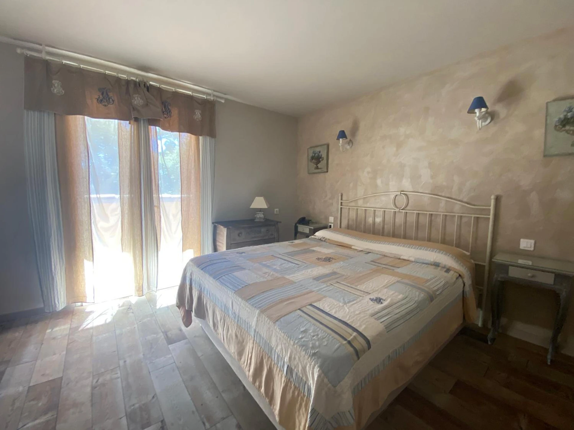 Chambre disponible pour un séminaire d'entreprise à Les Sables d'Ocre & SPA - Roussillon