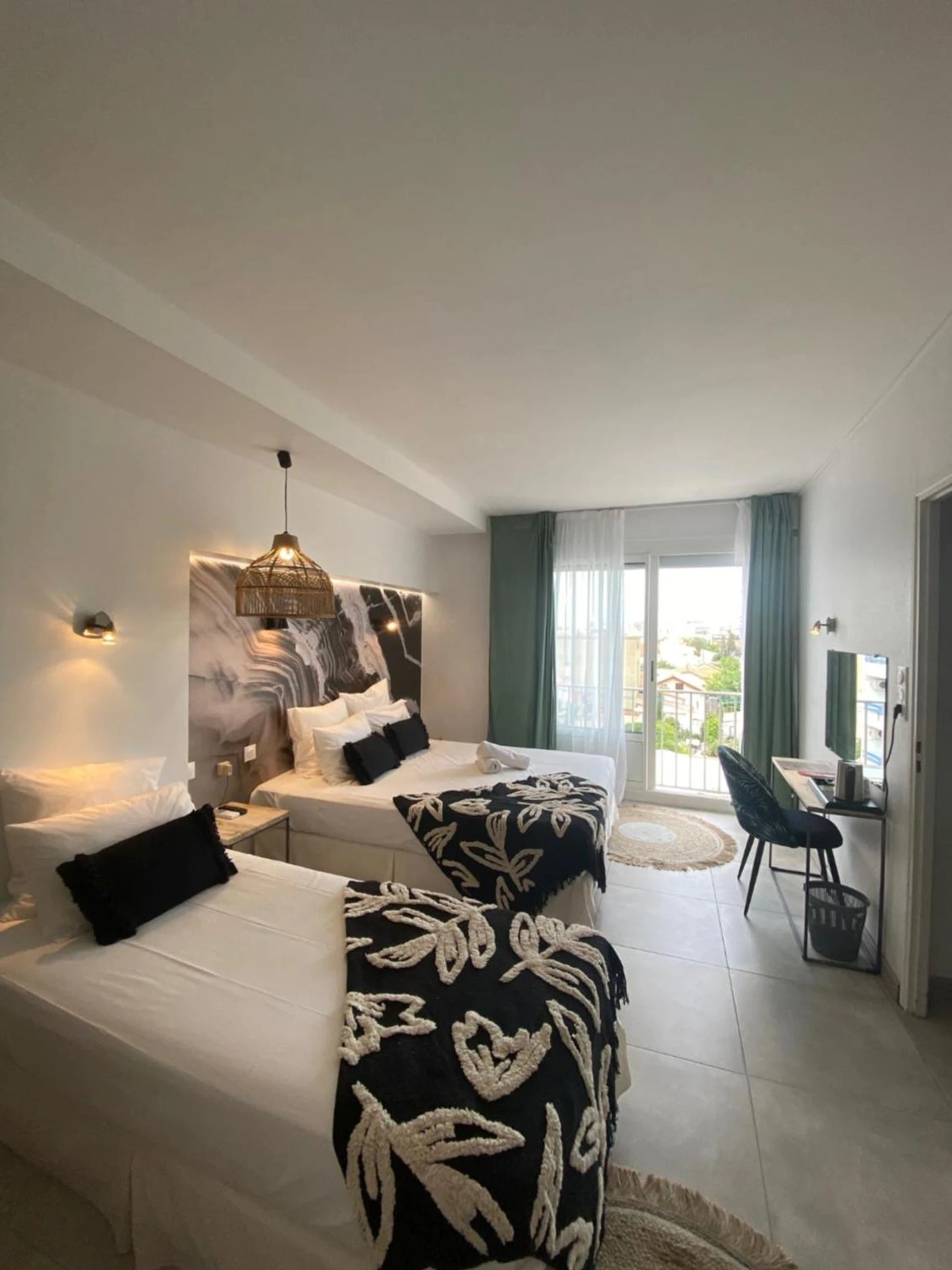 Chambre disponible pour un séminaire d'entreprise à Hôtel Les Sables - Urban Style - by Logis Hotels - Canet-en-Roussillon