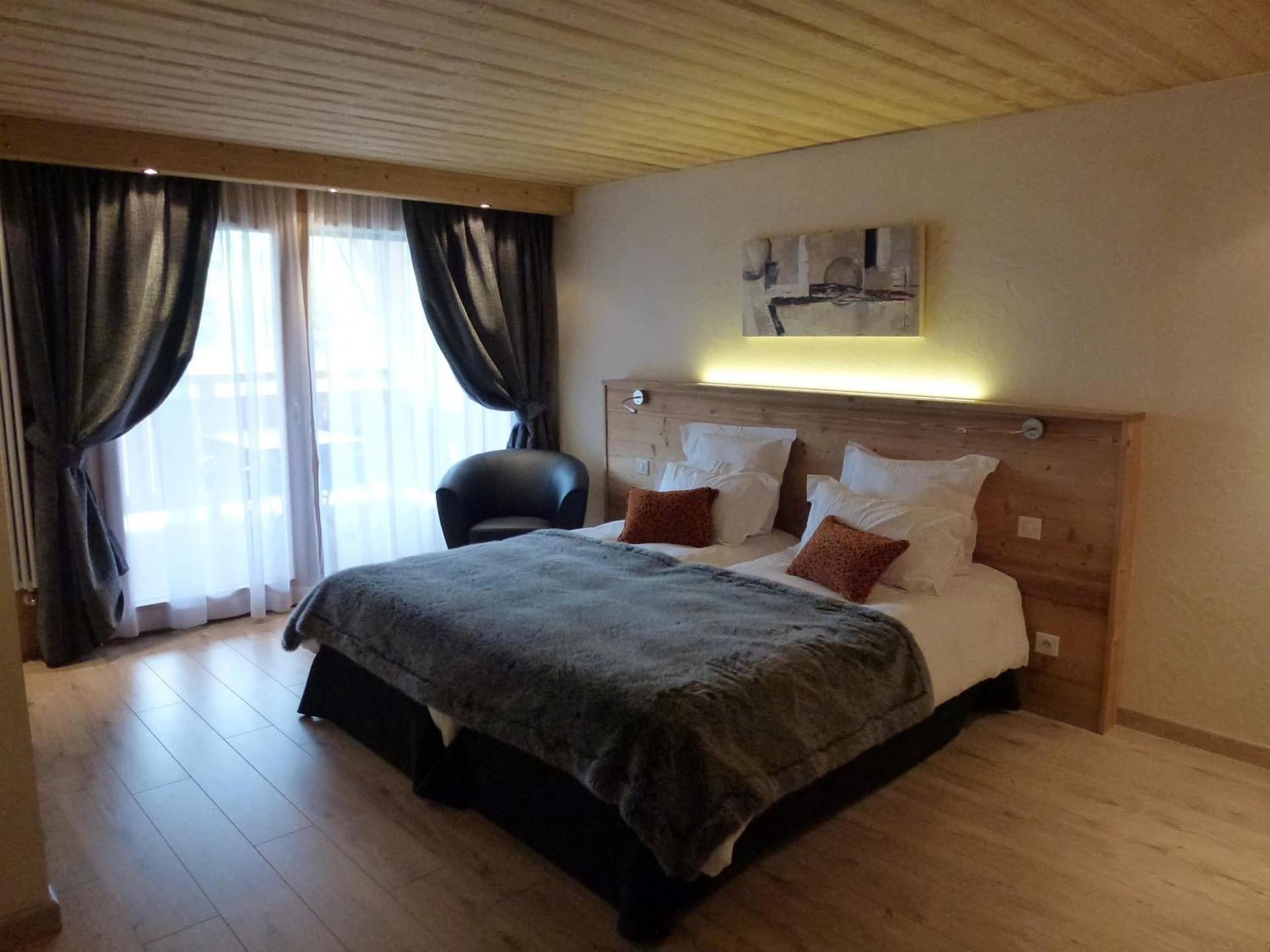 Magnifique chambre pour un séminaire d'entreprise à Hôtel Restaurant "Les Sapins" Wellness & Gourmet - Manigod