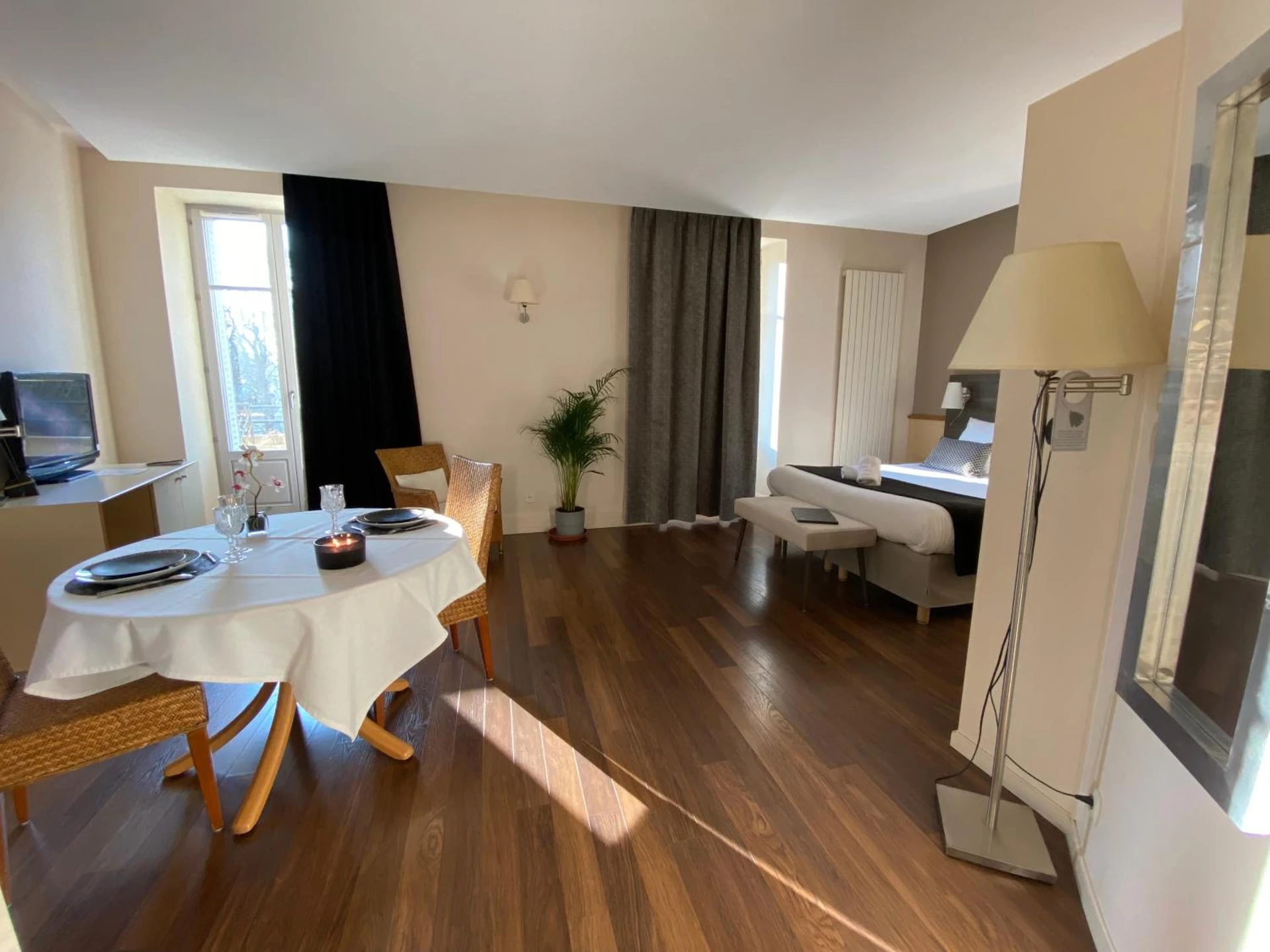 Magnifique chambre pour un séminaire d'entreprise à HOTEL CERISE - LES SOURCES Luxeuil-les-Bains - Luxeuil-les-Bains