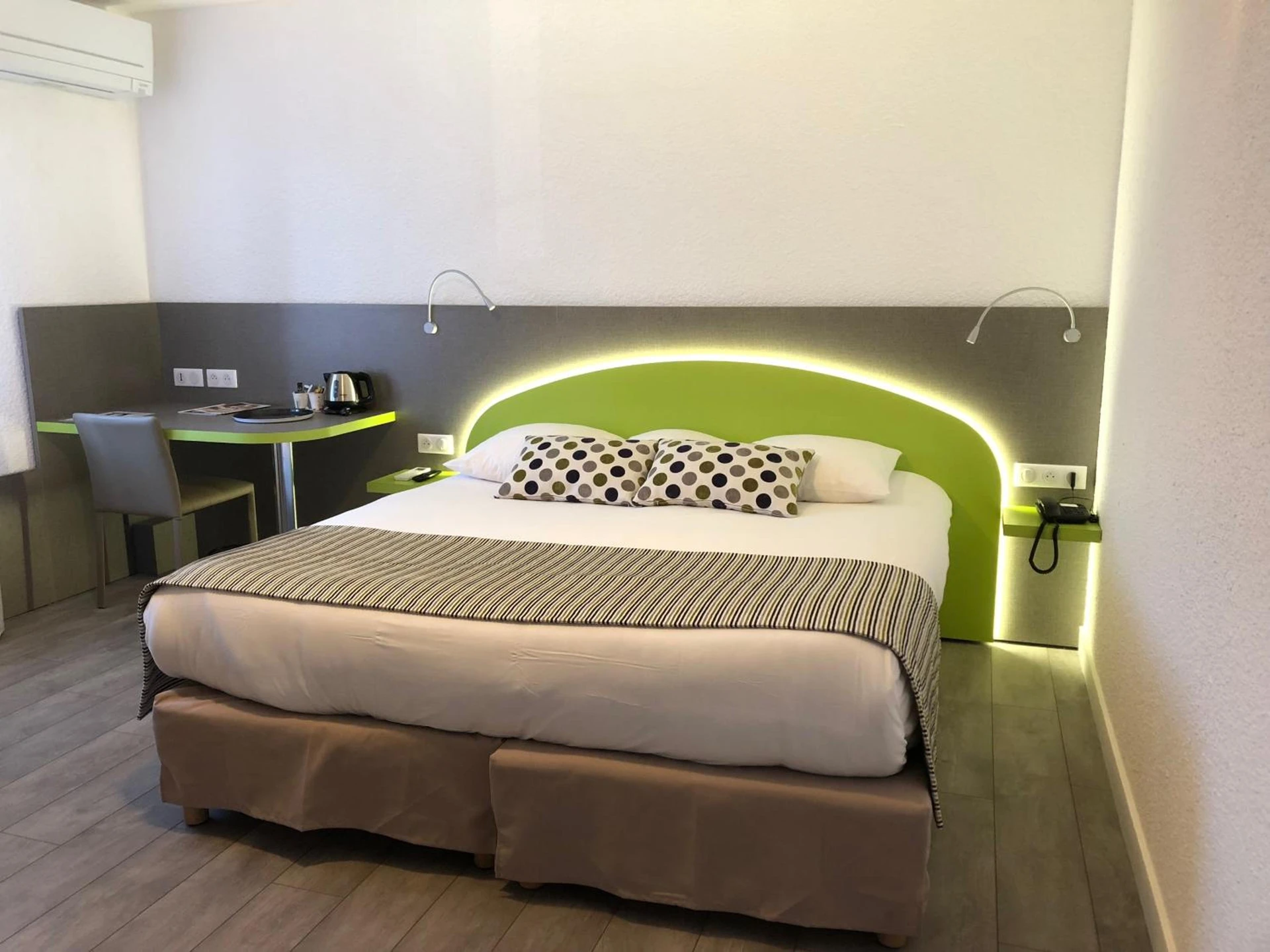 Magnifique chambre pour un séminaire d'entreprise à Les Tilleuls Montbeliard Sud Audincourt - Audincourt