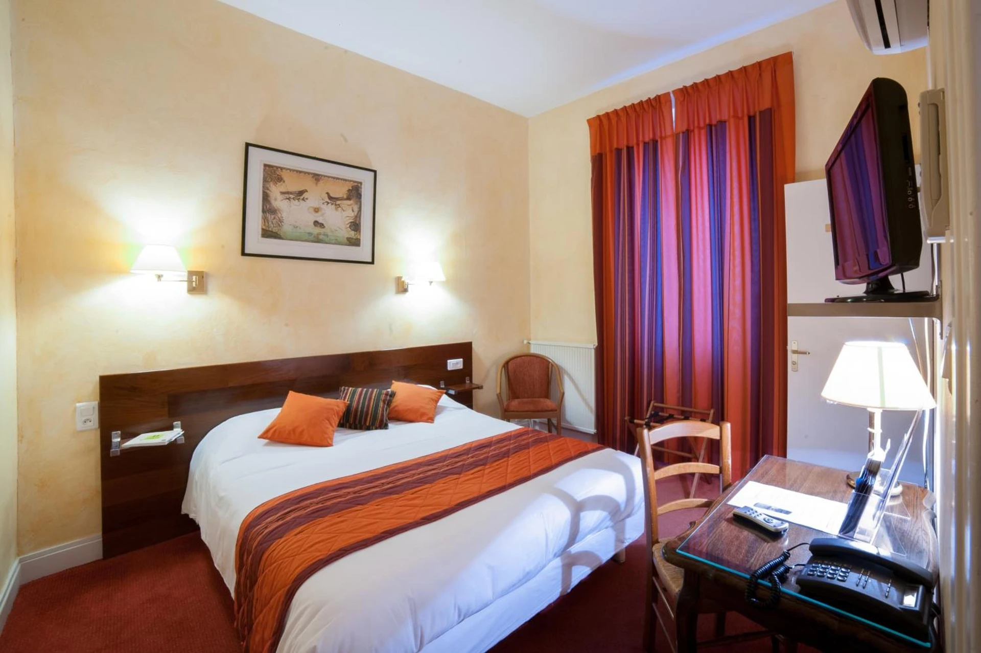 Chambre disponible pour un séminaire d'entreprise à Hôtel Les Tilleuls, Bourges - Bourges