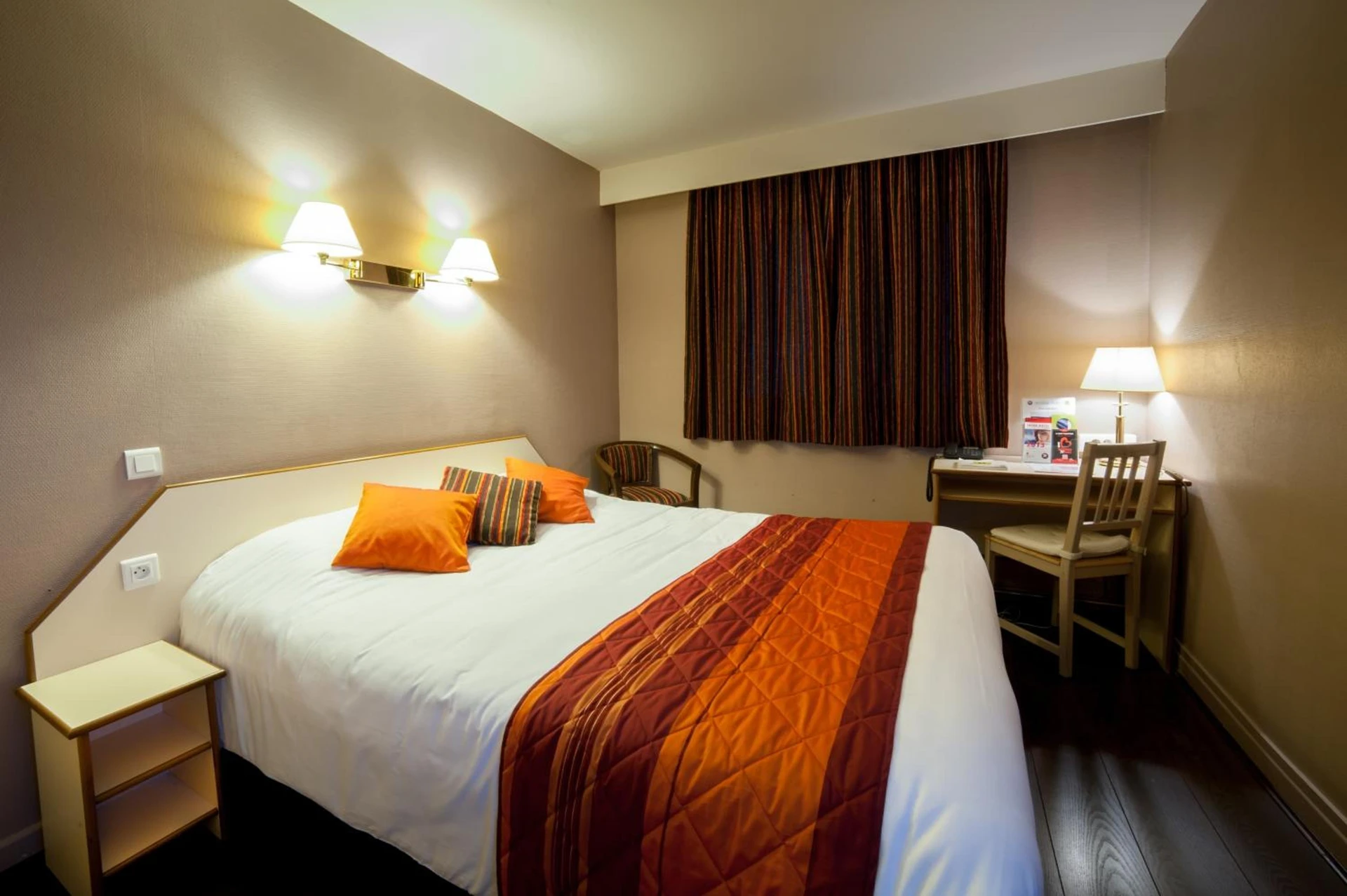 Chambre disponible pour un séminaire d'entreprise à Hôtel Les Tilleuls, Bourges - Bourges