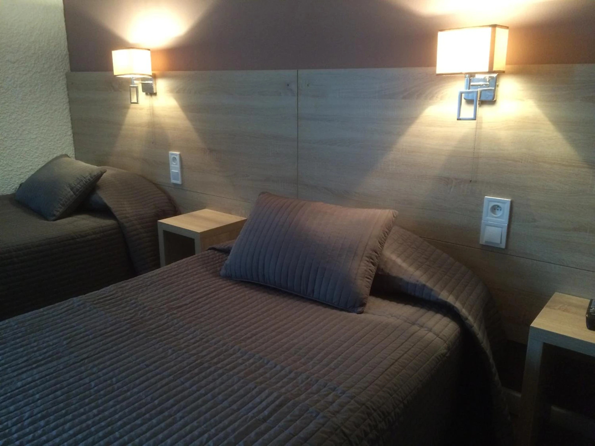 Magnifique chambre pour un séminaire d'entreprise à Hotel les Tourrades - Cannes