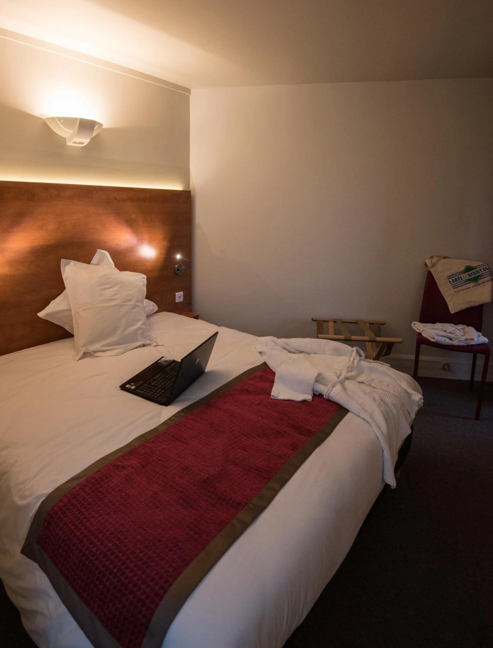 Magnifique chambre pour un séminaire d'entreprise à Hotel Les Vallées Labellemontagne - La Bresse