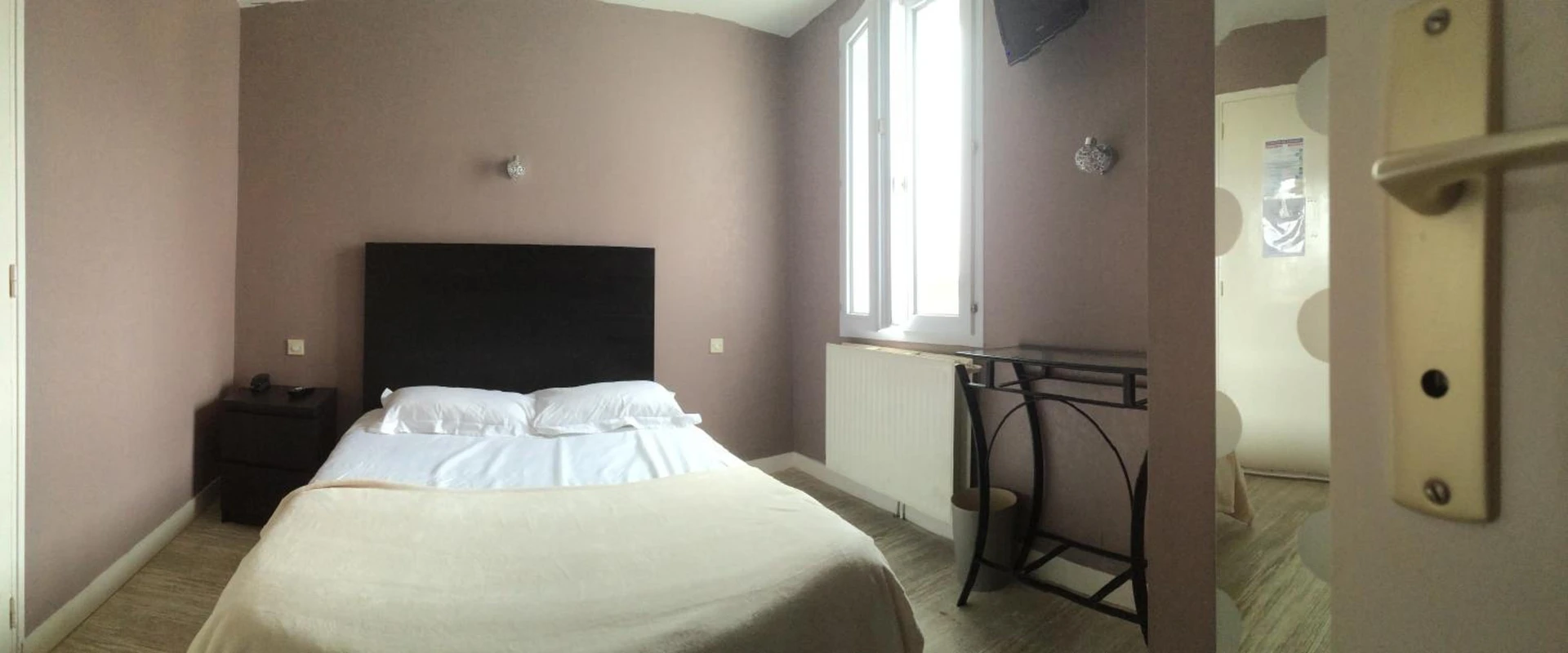 Chambre disponible pour un séminaire d'entreprise à Hotel Les Voyageurs - Les Sables dʼOlonne