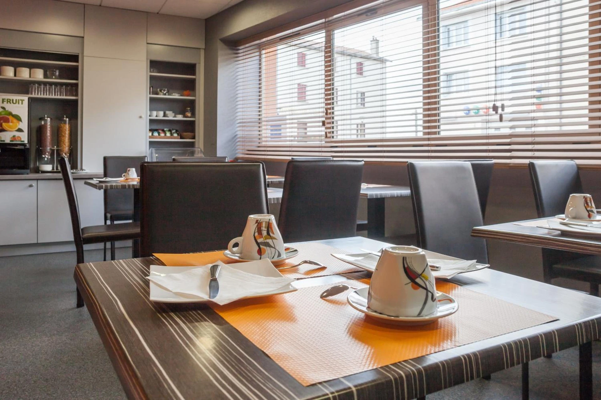 Organiser un séminaire d'entreprise : Logis Hôtel Les Voyageurs à lezoux