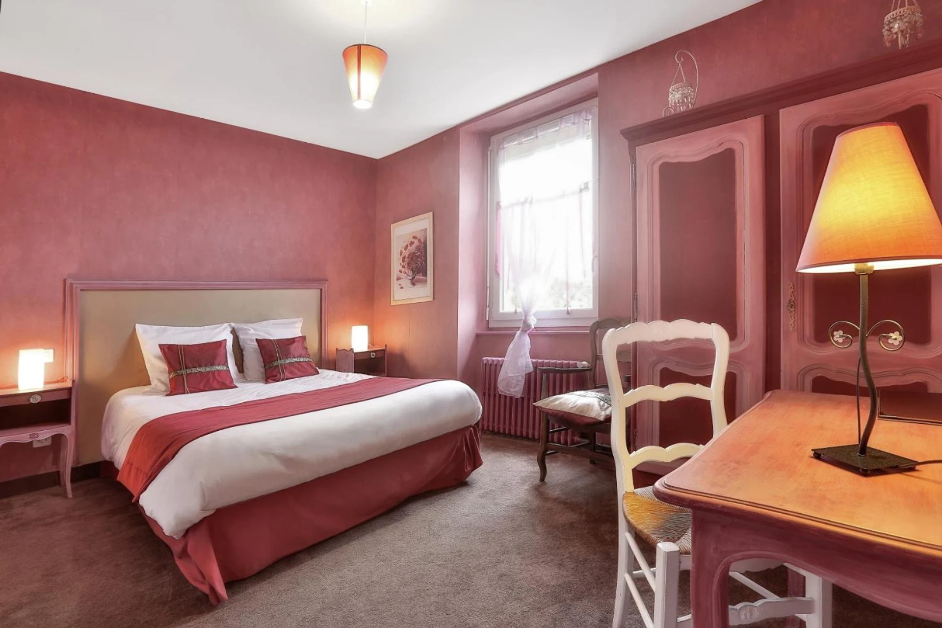 Magnifique chambre pour un séminaire d'entreprise à Logis Hôtel-Restaurant Les Voyageurs - La Coquille