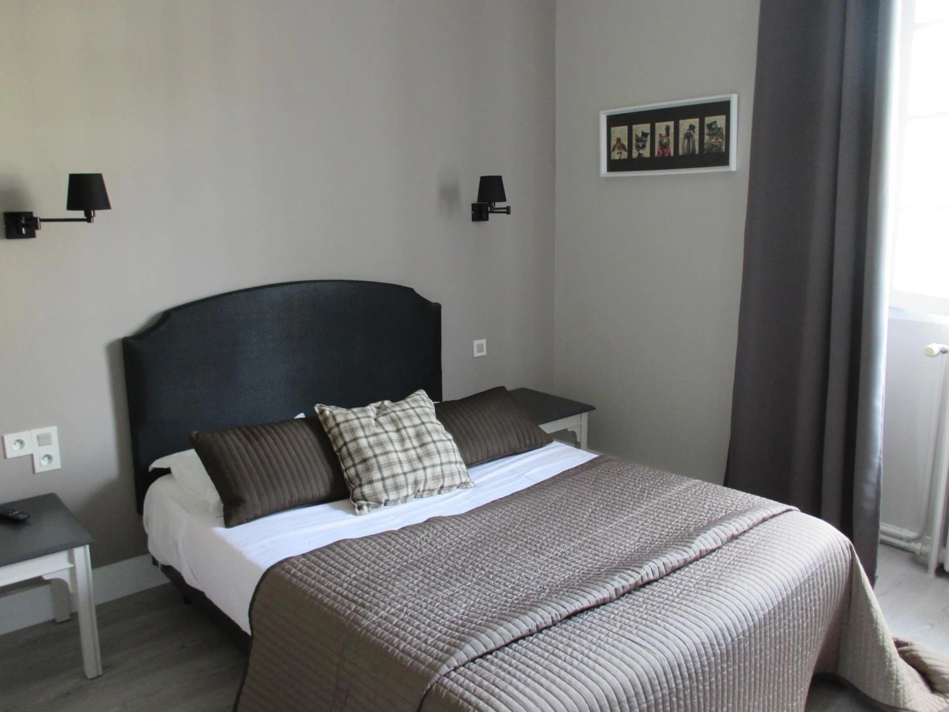 Chambre disponible pour un séminaire d'entreprise à Hôtel Restaurant les Voyageurs - Montaigu-Vendée