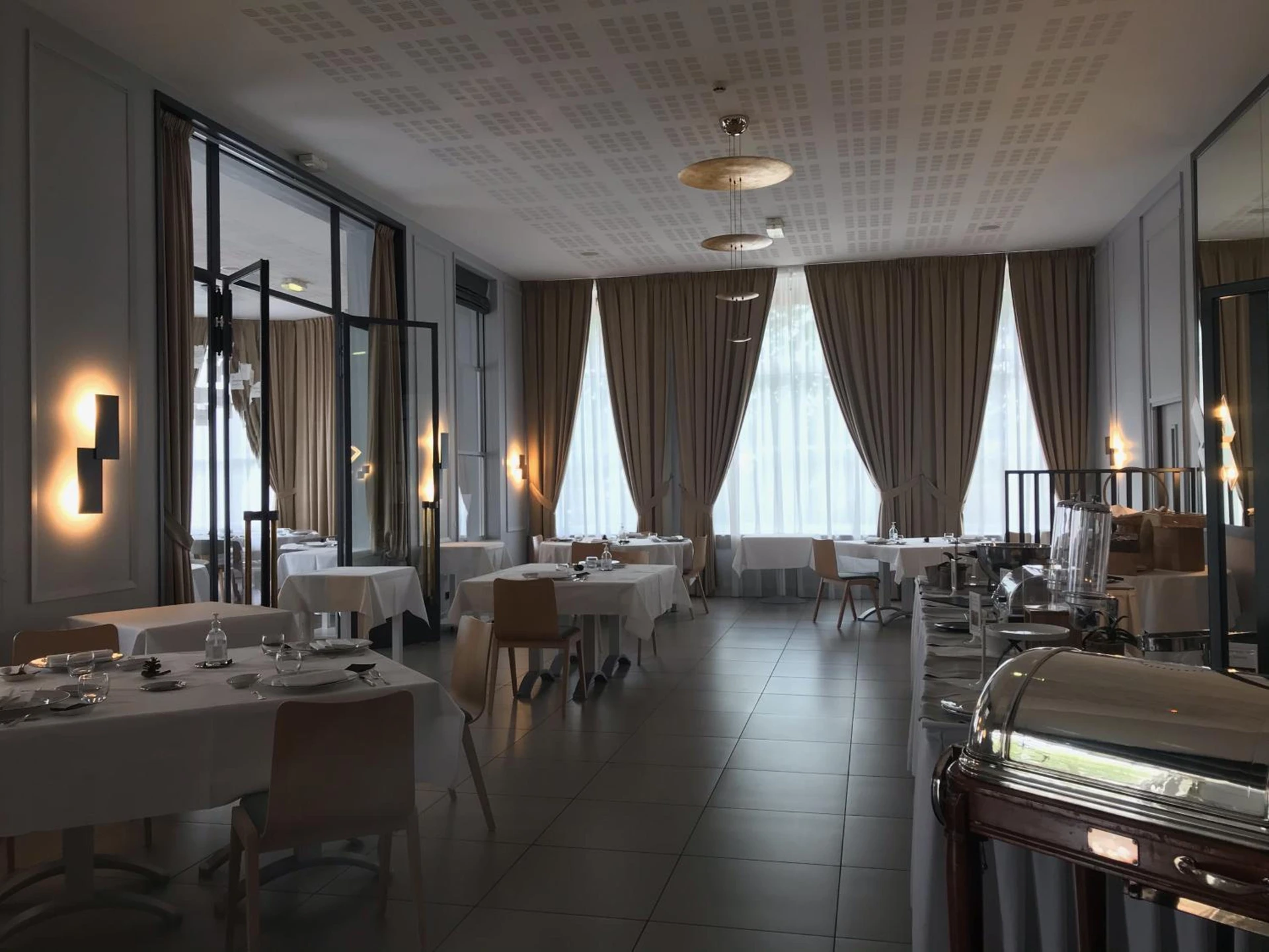 Lieu convivial pour un séminaire d'entreprise à Hôtel restaurant d'application Lesdiguieres - Ecole hôtelière - - Grenoble - En savoir plus 