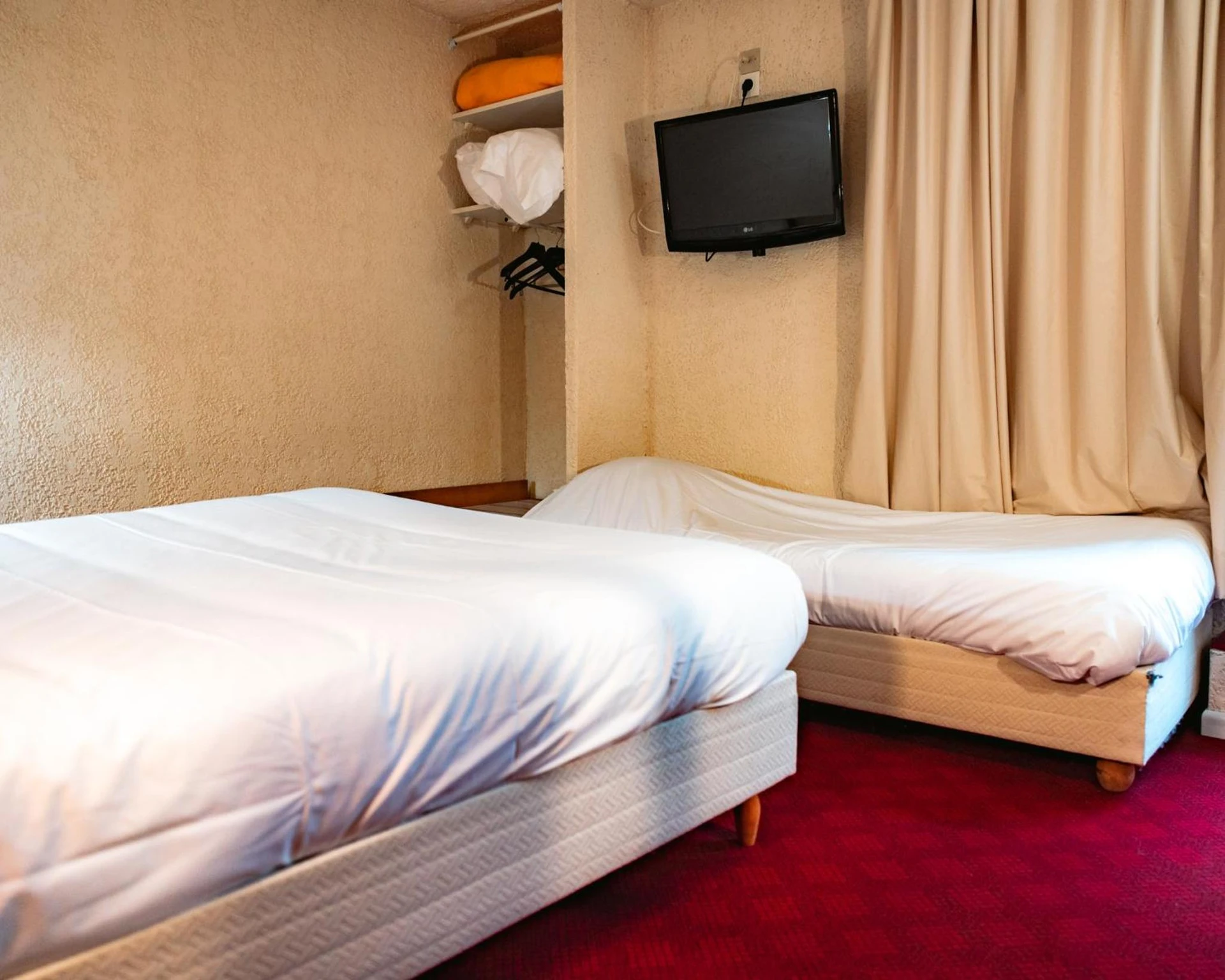 Chambre disponible pour un séminaire d'entreprise à Logis Heraclee - Saint-Gilles