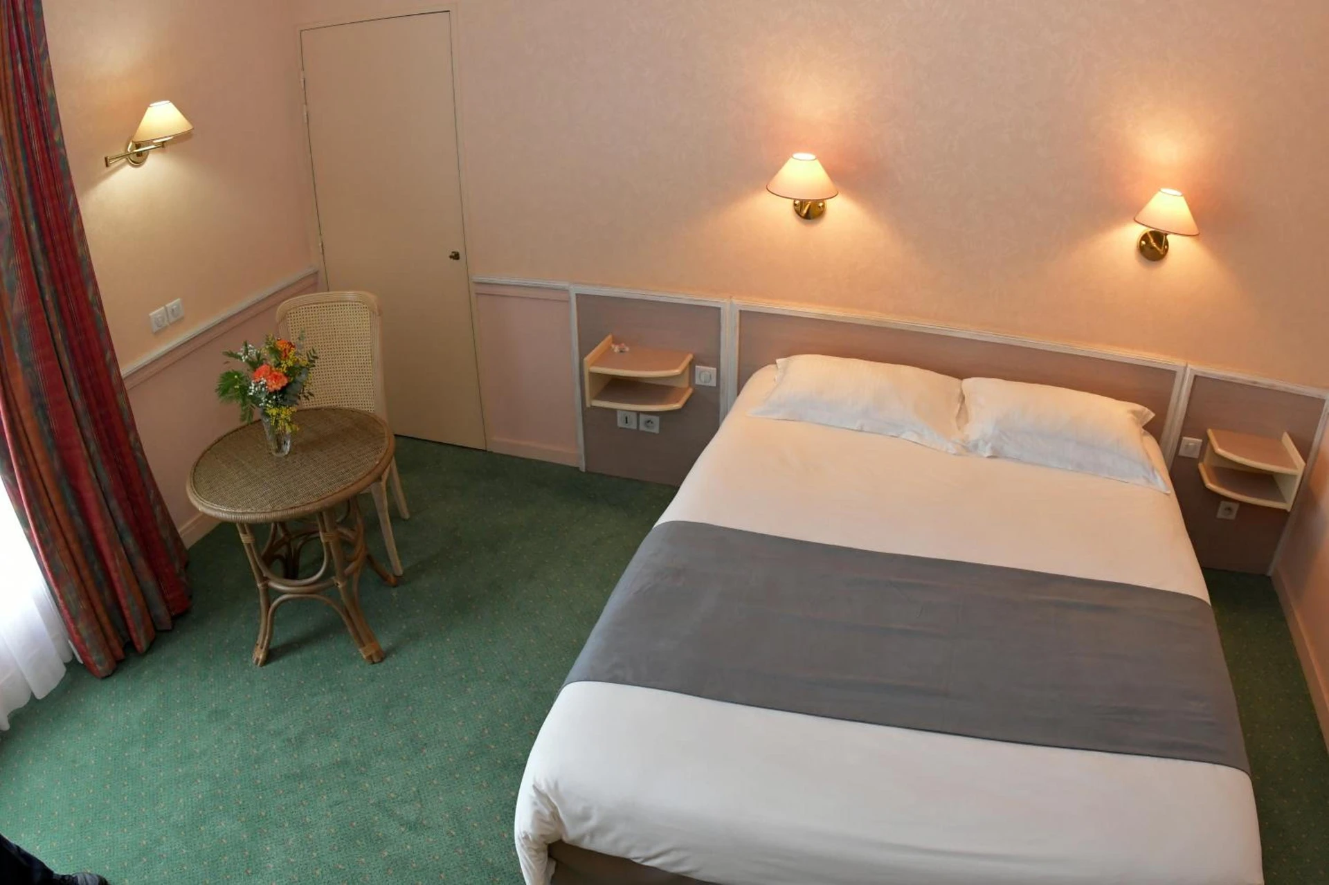 Chambre disponible pour un séminaire d'entreprise à Logis Lyon Est Porte de l'Ain - Saint-Maurice-de-Beynost